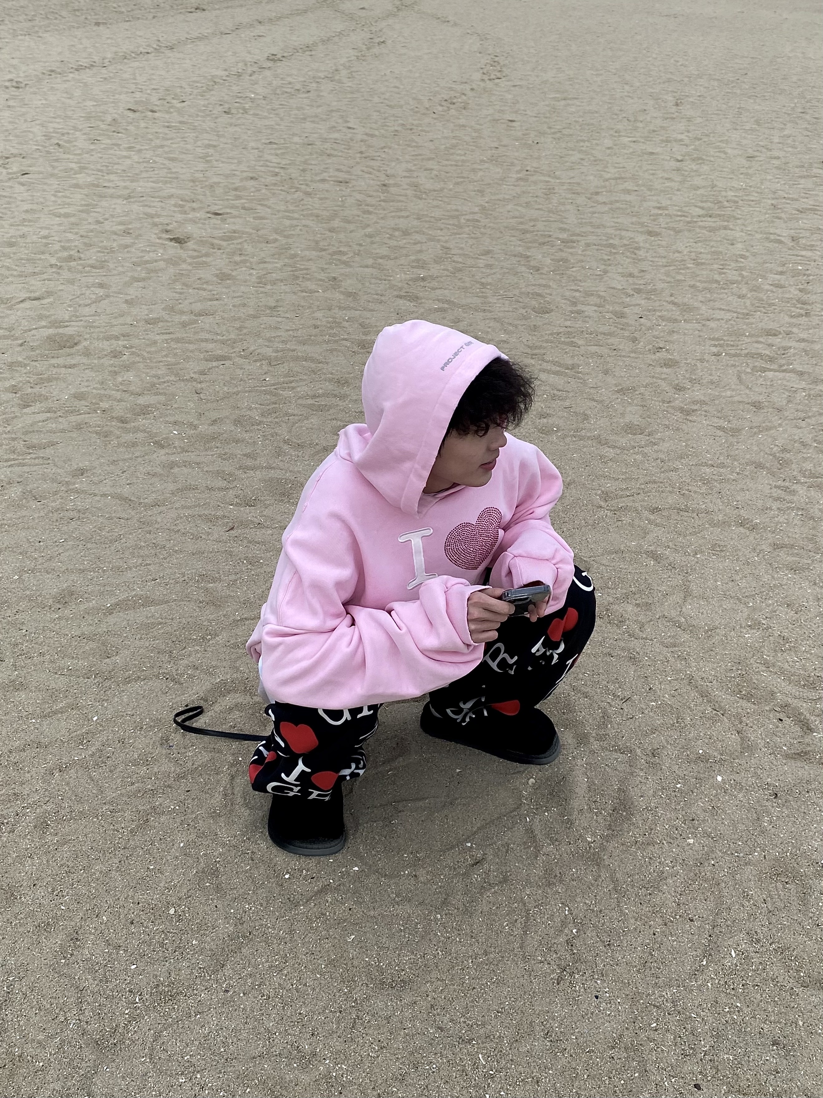 Project G/R I Love GR Pants Black - Haus of GR Exclusive, Project G/R I Love GR Hoodie Pink - Haus of GR Exclusive 착용 스타일 - 3