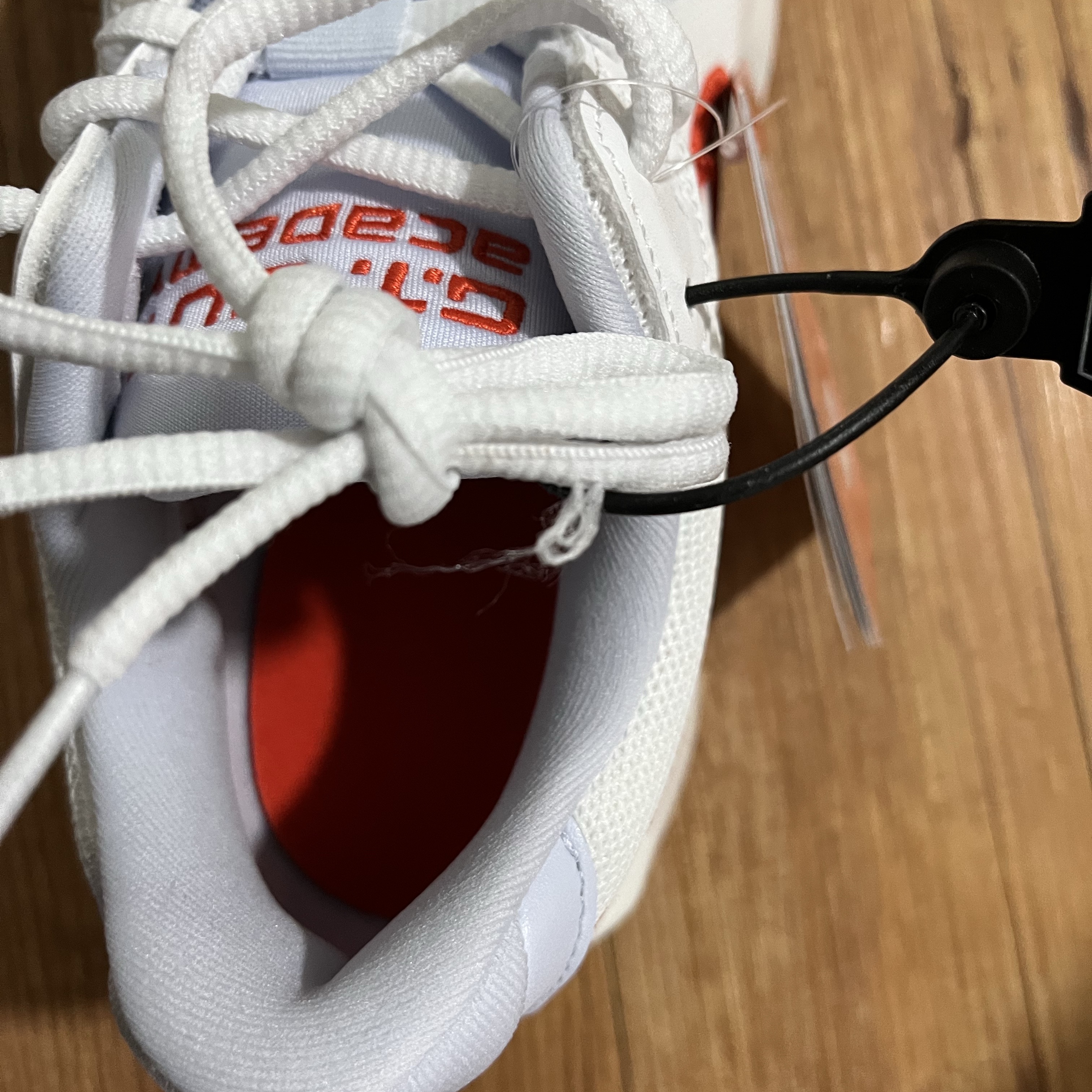 Nike Air Zoom GT Cut Academy EP Summit White Picante Red 착용 스타일