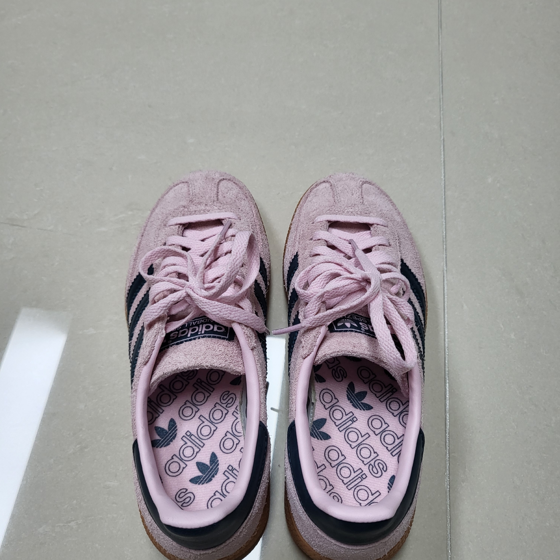 (W) Adidas Spezial Handball Clear Pink 착용 스타일 - 2