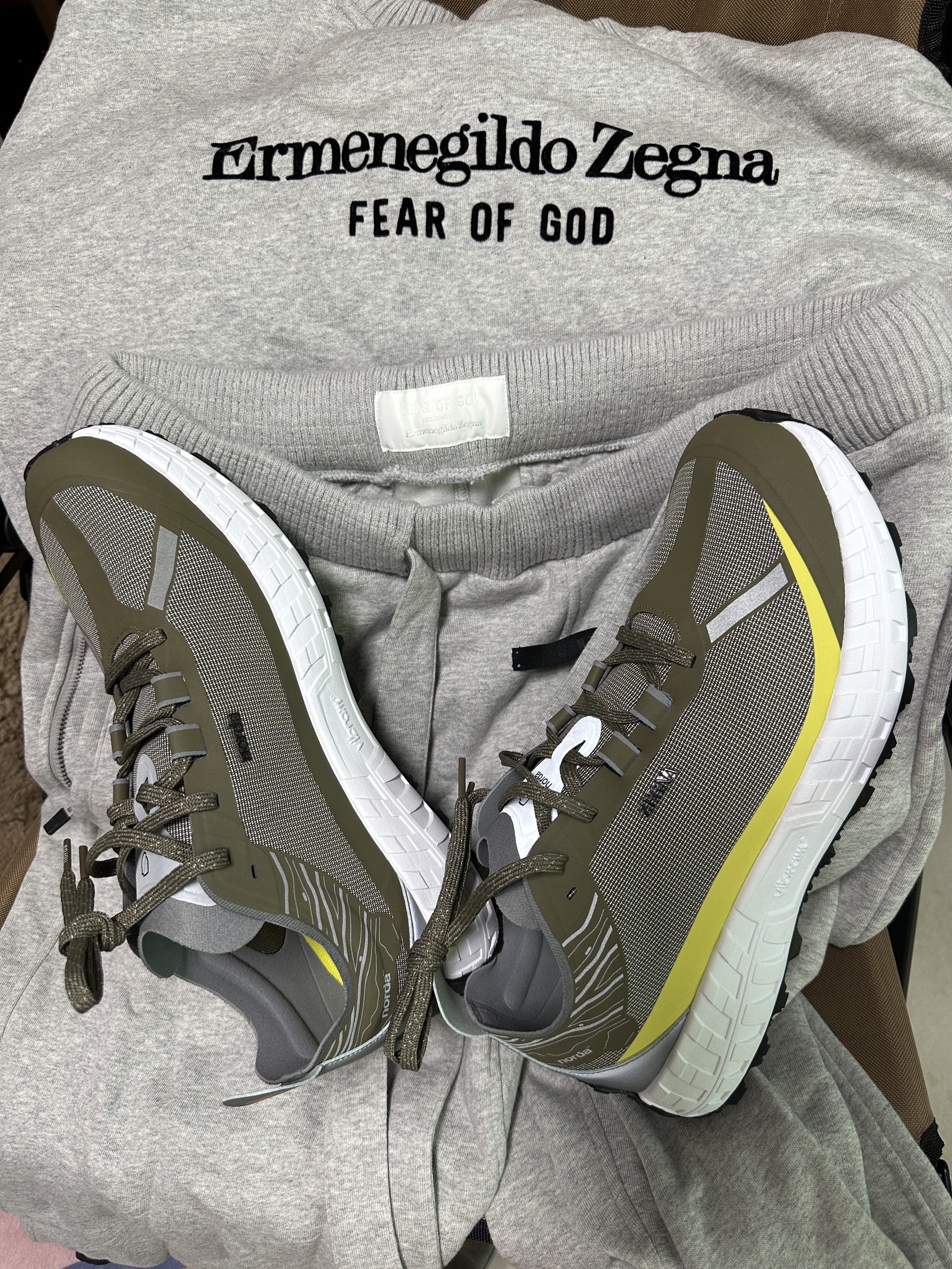 Norda x Zegna 001 Olive Green, Fear of God x Ermenegildo Zegna Cotton Blend Crewneck Sweatshirt Grey Marl 착용 스타일