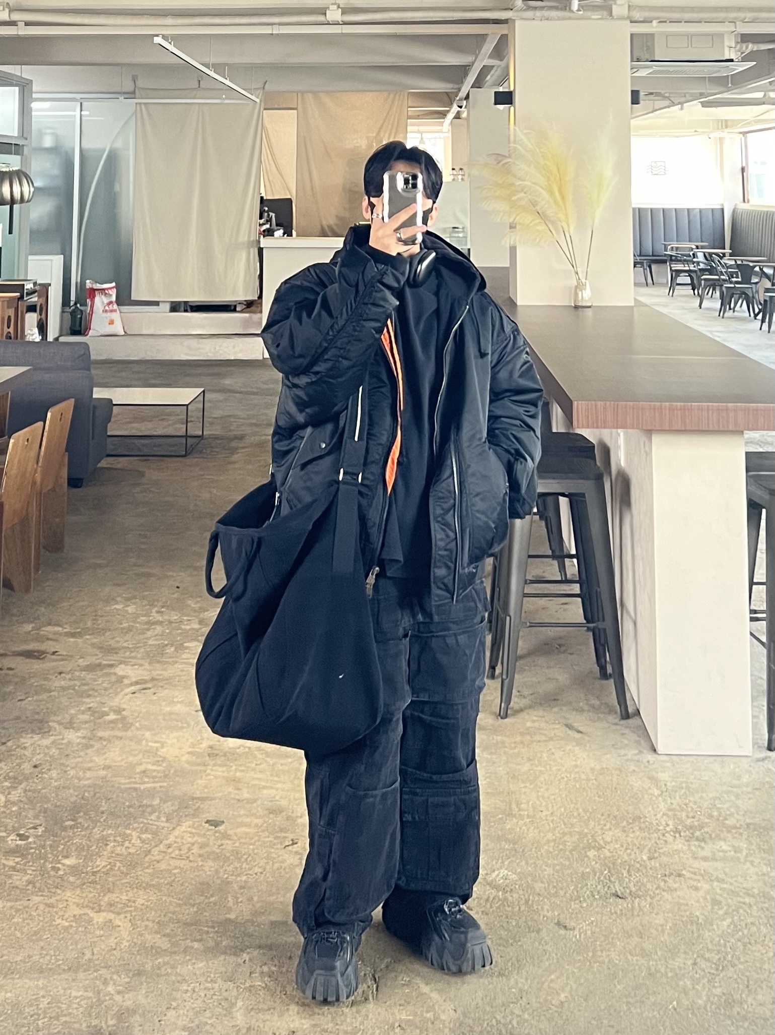 Project G/R Crinkle Denim Cargo Pants Black, Project G/R Reworked Hooded Bomber Jacket Black 착용 스타일