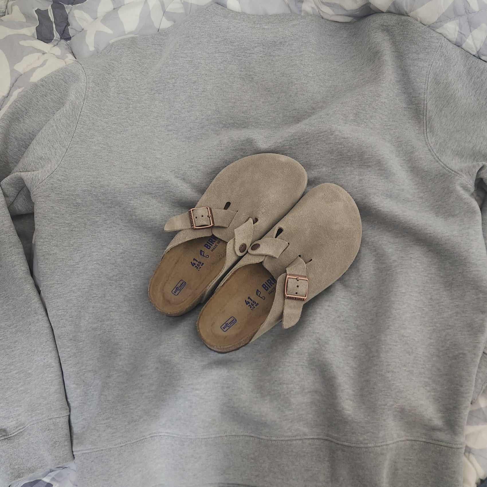 Birkenstock Boston Soft Footbed Taupe - Regular 착용 스타일