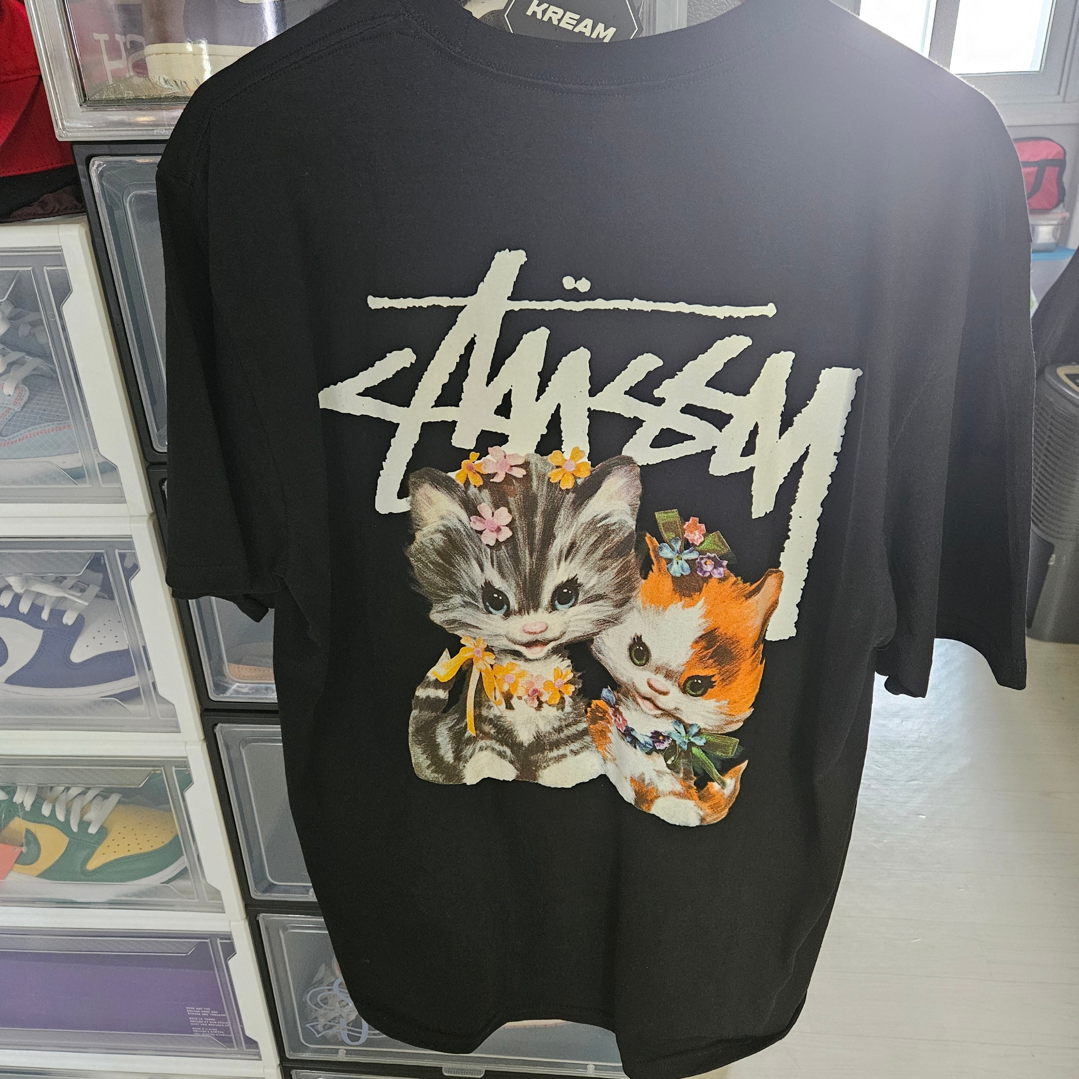 Stussy Kittens T-Shirt Black 착용 스타일 - 1