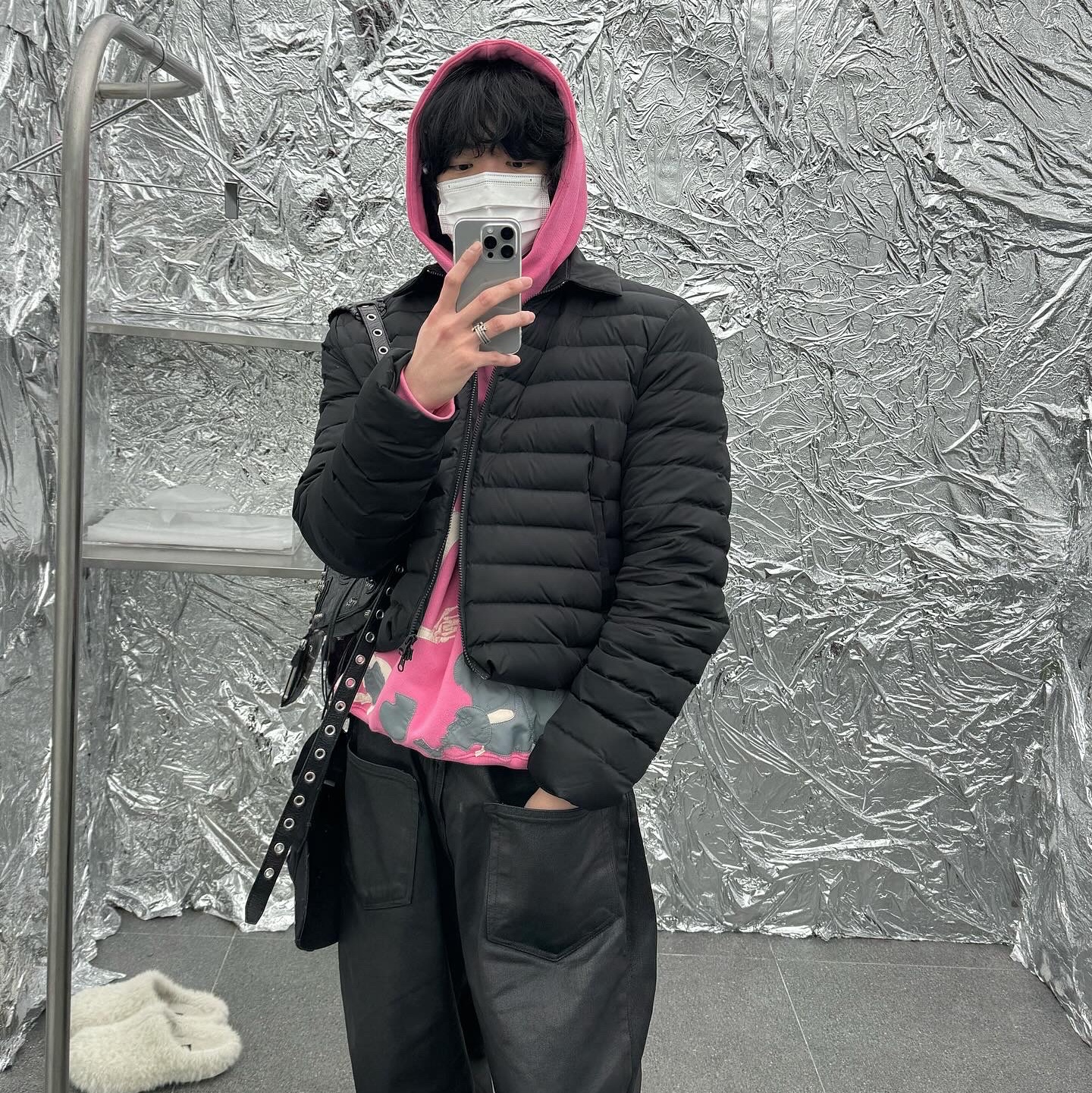 Project G/R I Love GR Cap Black - Haus of GR Exclusive, Project G/R Coated Backward Denim Pants Black 착용 스타일 - 3