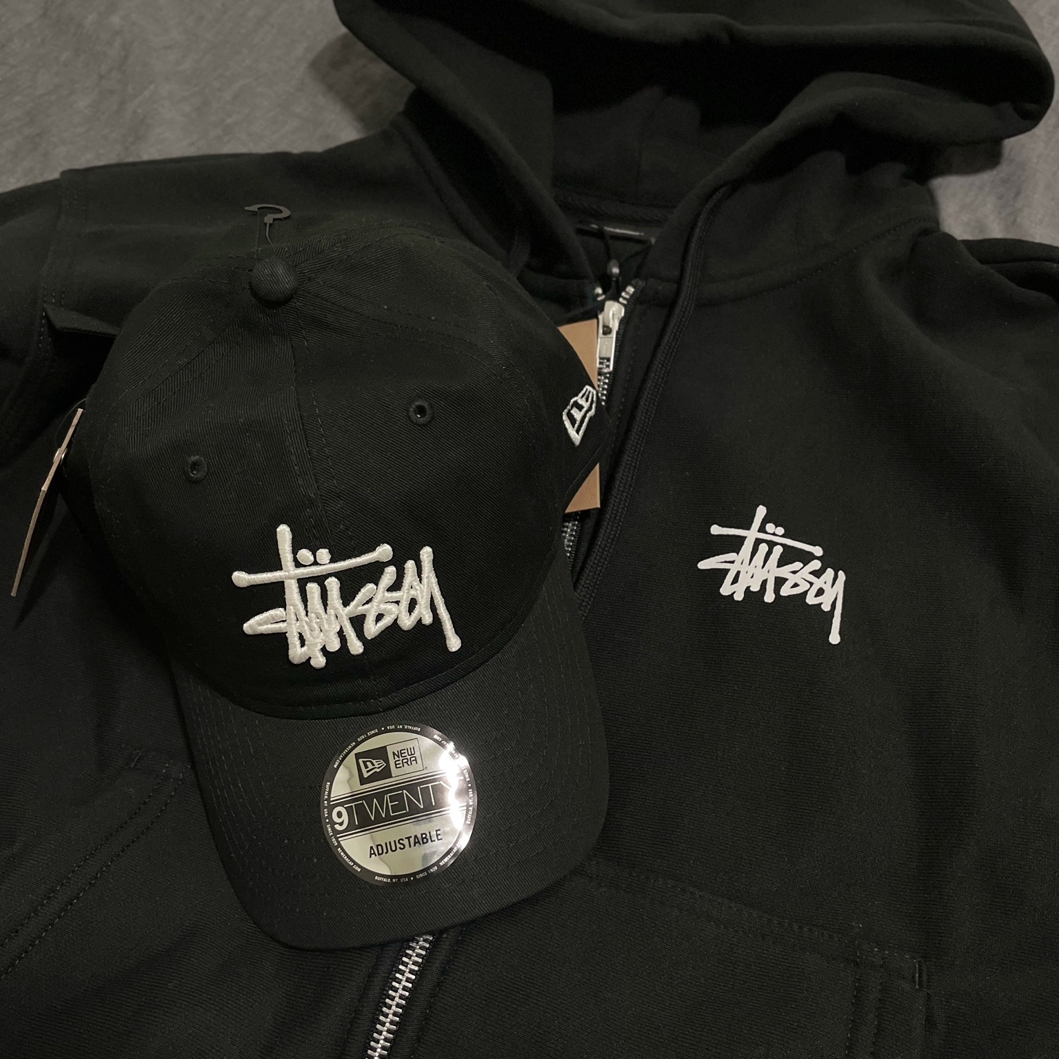 Stussy Basic New Era 9Twenty Basic Strapback Black, Stussy Basic Zip Hoodie Black 착용 스타일