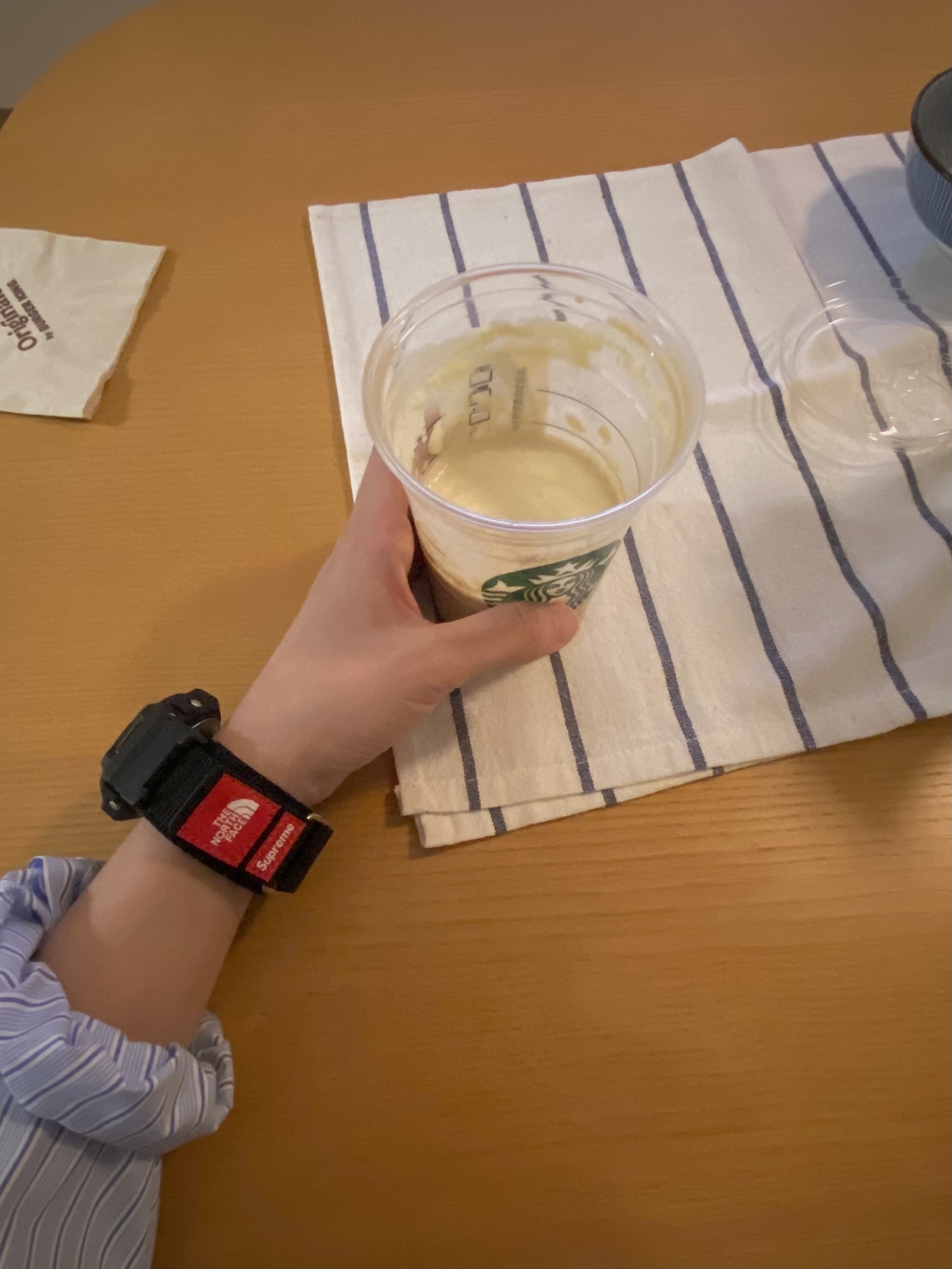 Casio G-Shock x Supreme x The North Face DW-6900 Black 착용 스타일