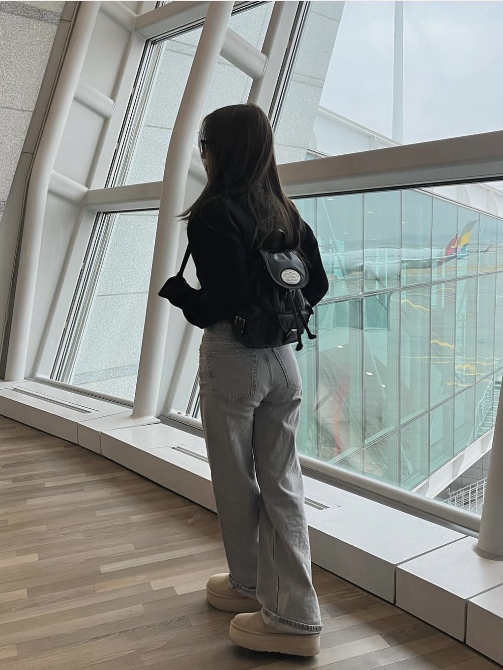 LOTS YOU Nostalgia Chubby Backpack Black, LOTS YOU Cloudy Chubby Backpack Silver 착용 스타일