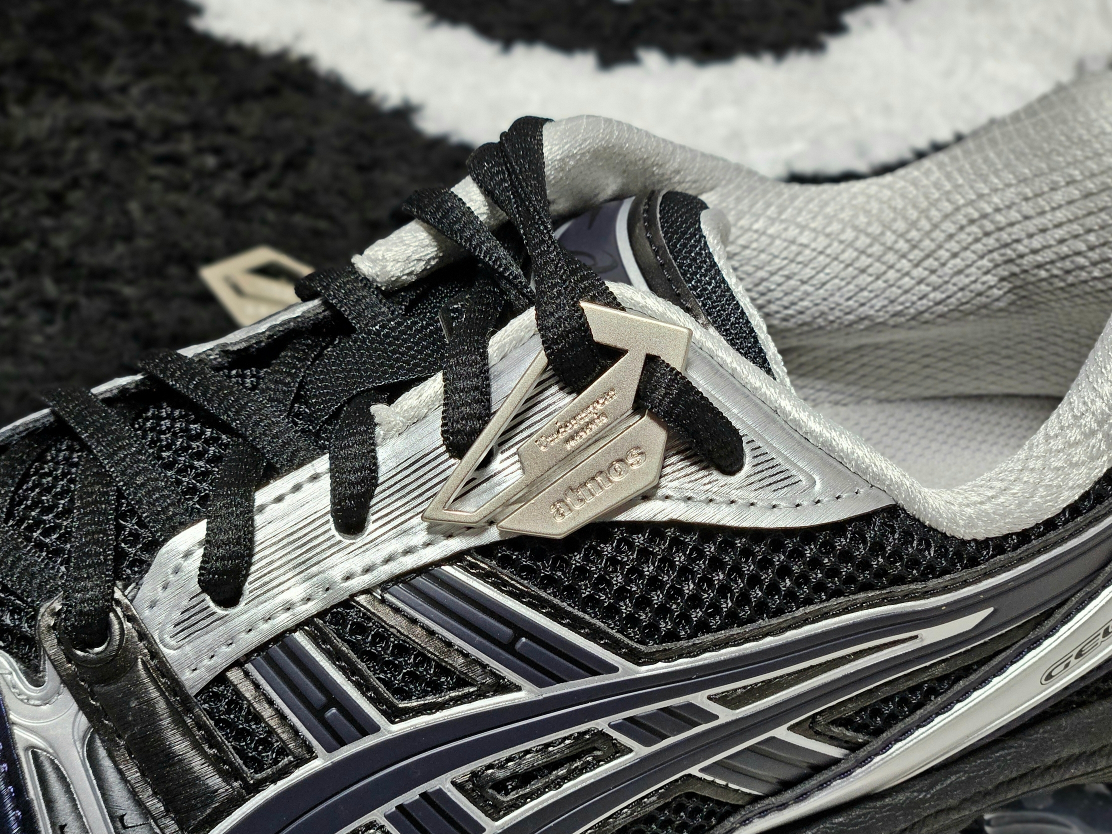 Asics x Atmos x Undermycar Gel-Kayano 14 Black Pure Silver 착용 스타일 - 2