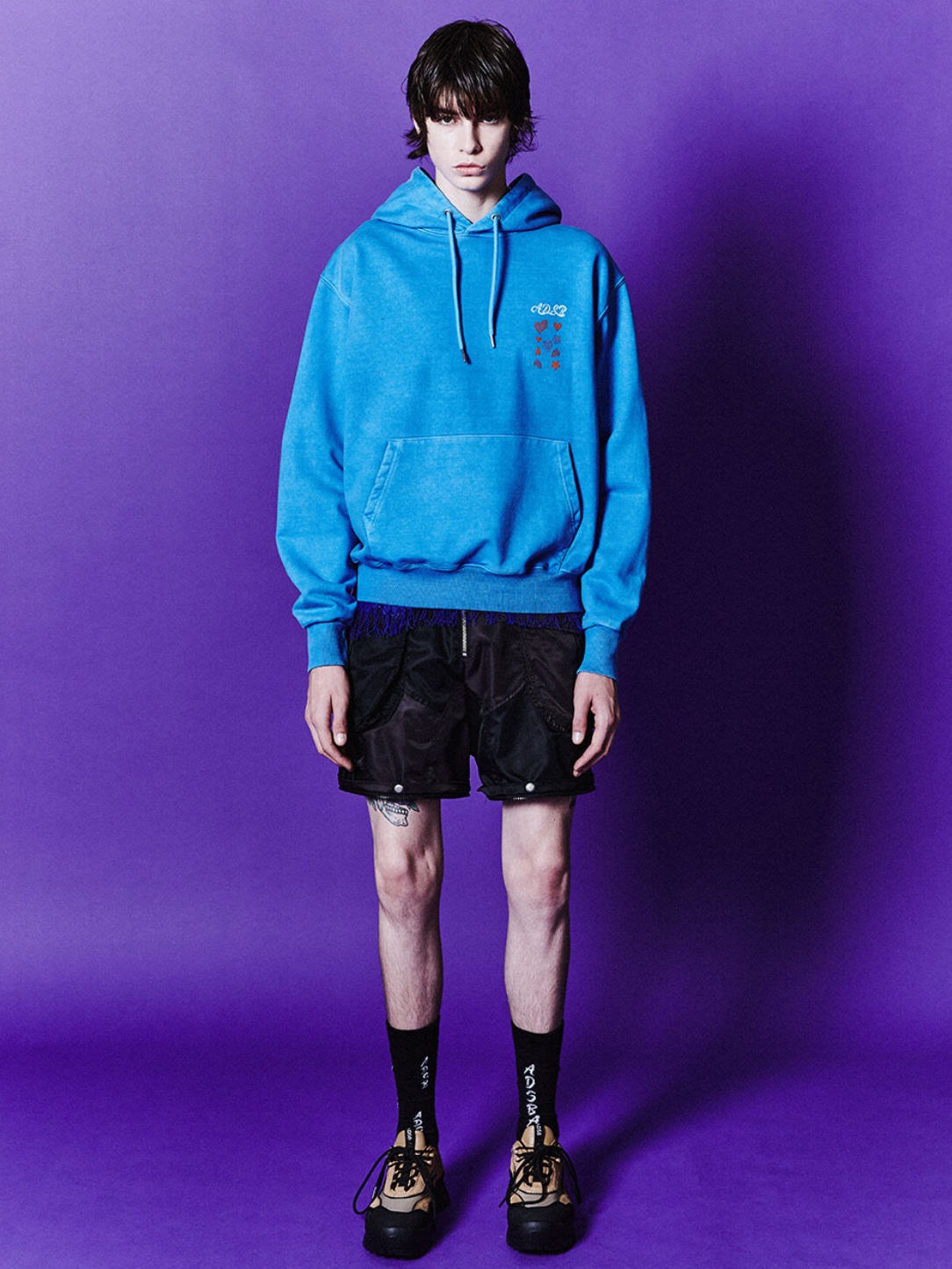 Arc'teryx Atom Hoody Black Sapphire, [KREAM 단독] ADSB Andersson Bell Essential ADSB Hearts Card Hoodie Blue 착용 스타일 - 2