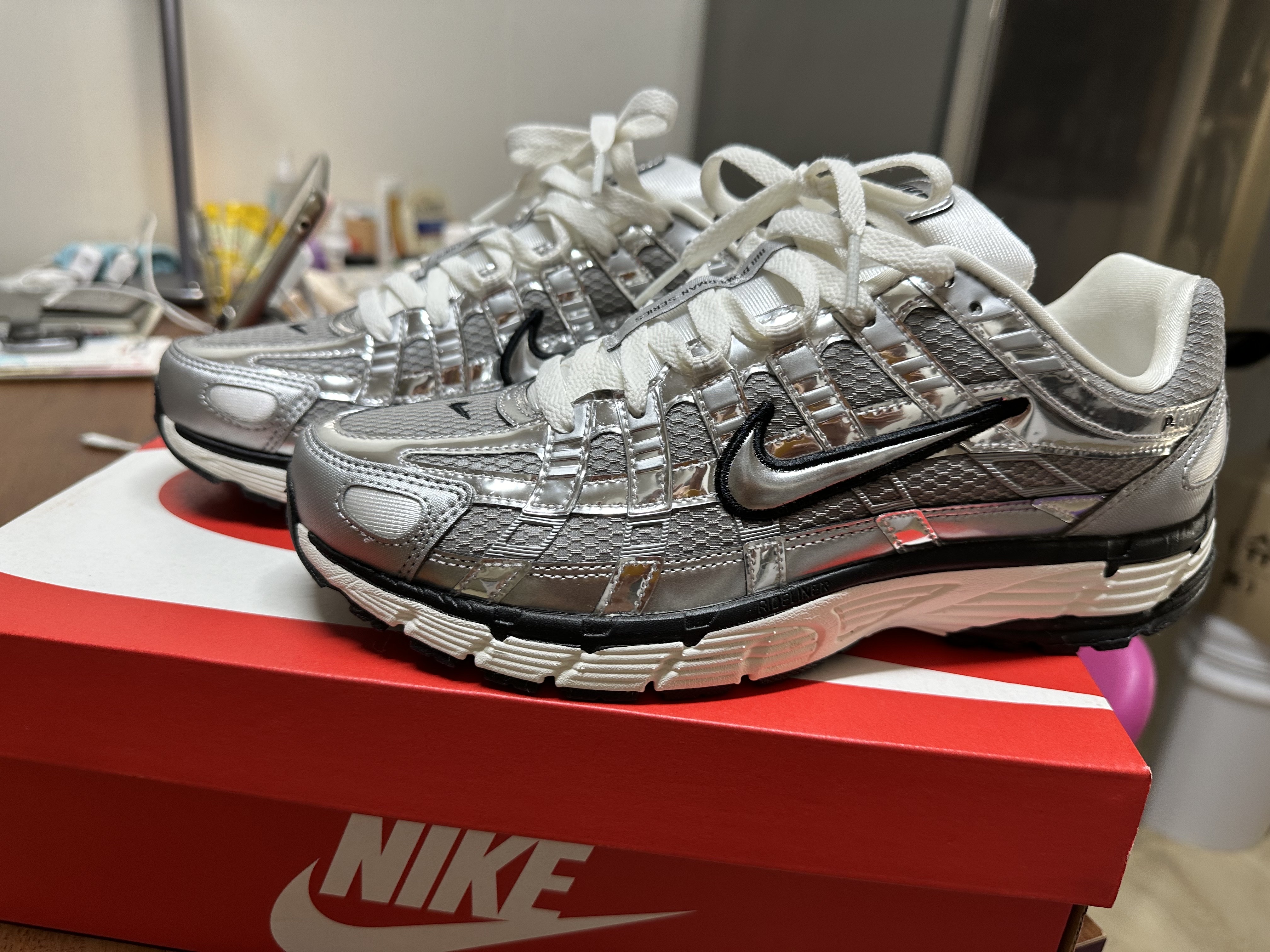Nike P-6000 Metallic Silver 착용 스타일 - 2