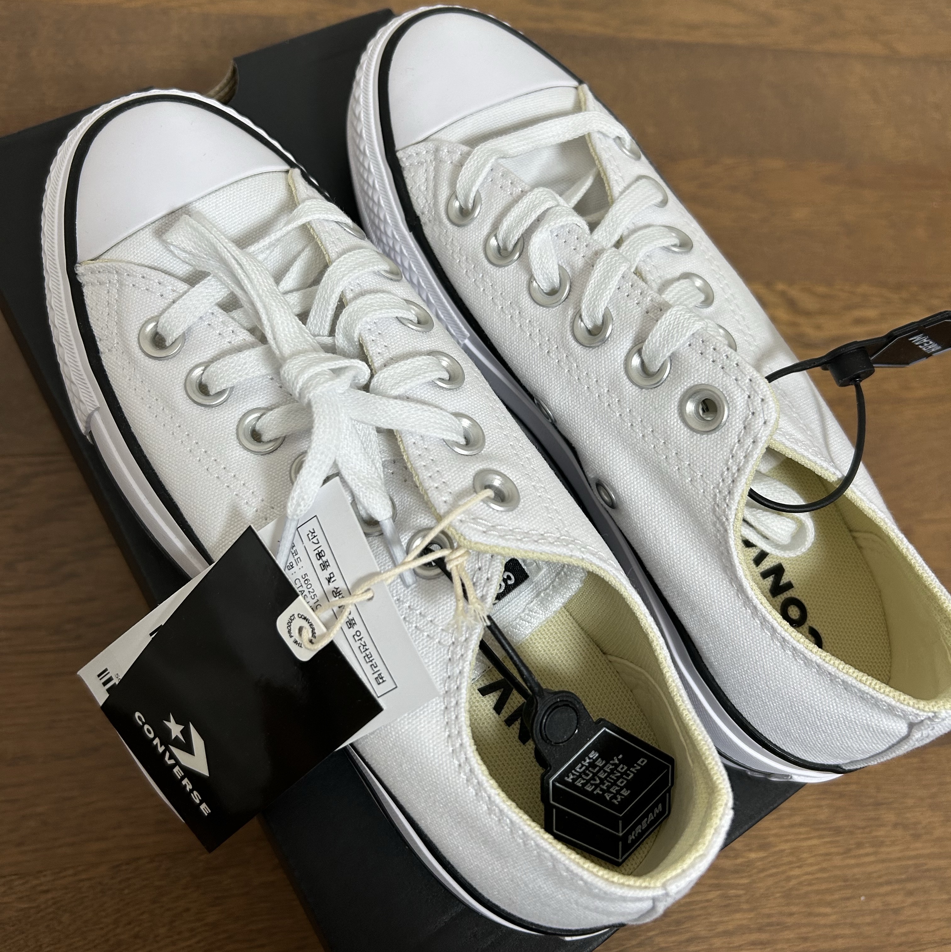 (W) Converse Chuck Taylor All Star Lift Ox White Black 착용 스타일 - 2