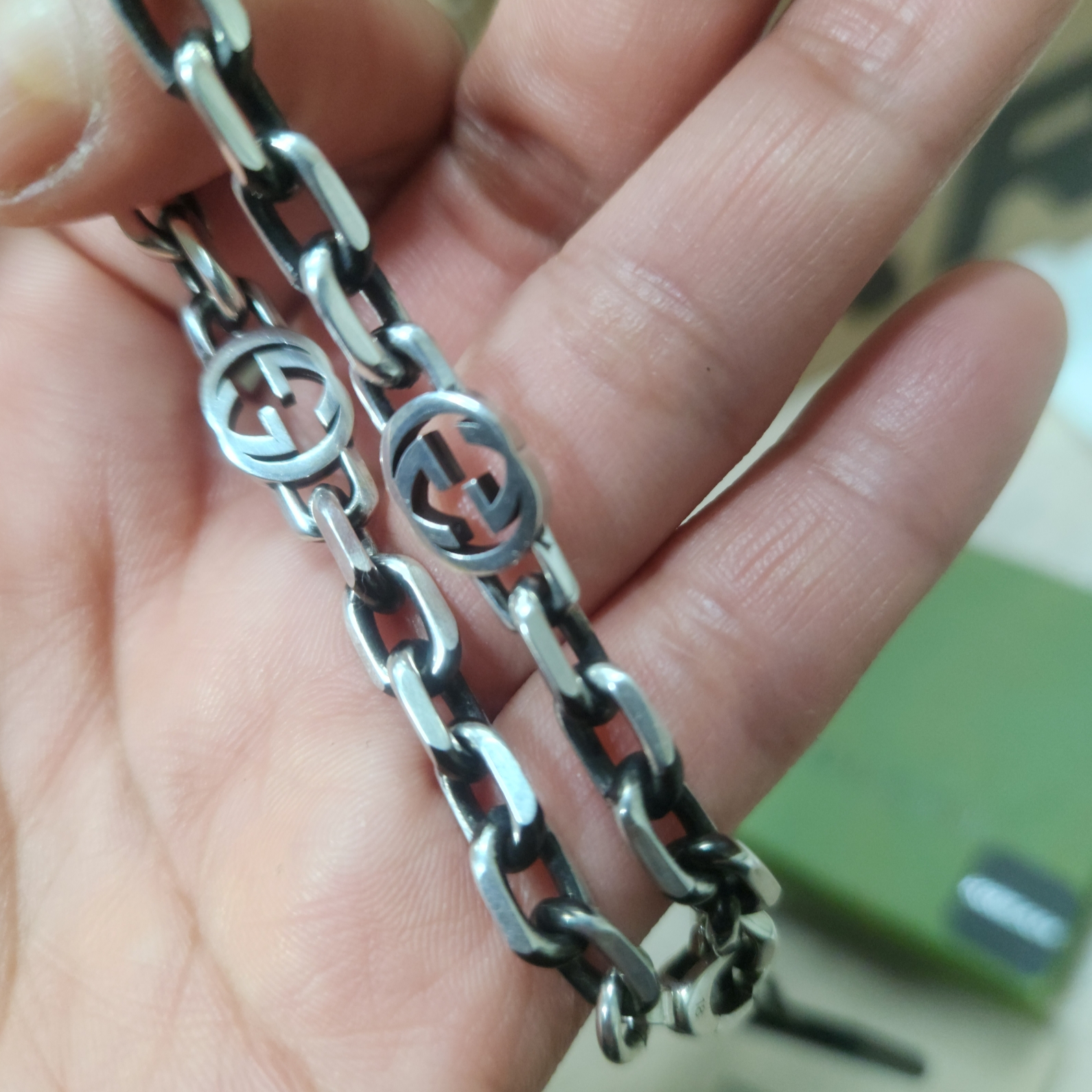 Gucci Interlocking G Bracelet Silver 착용 스타일 - 3