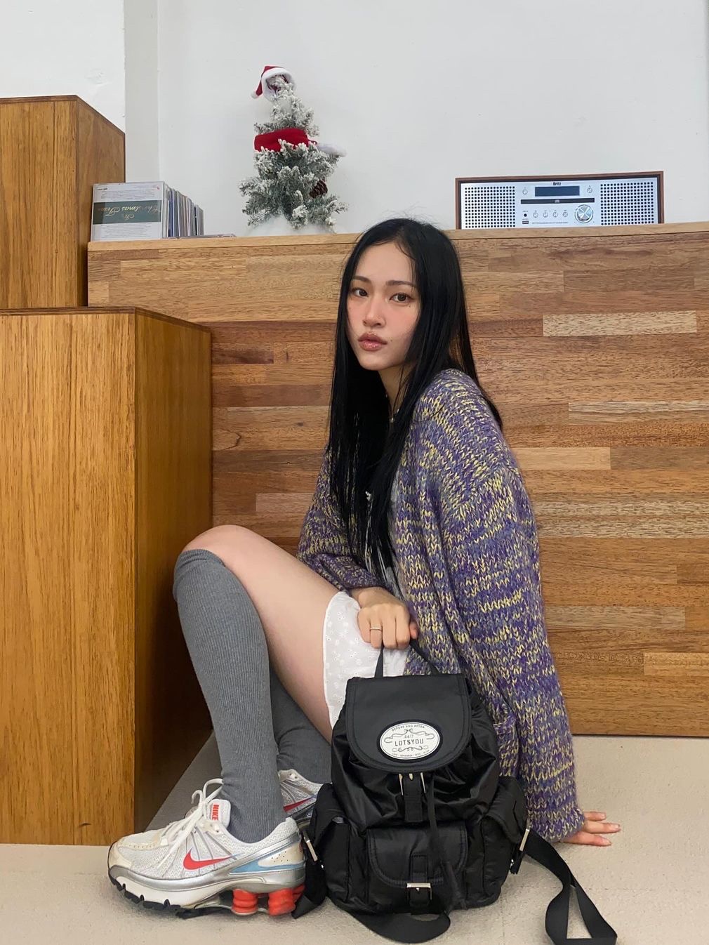 LOTS YOU Nostalgia Chubby Backpack Black, LOTS YOU Cloudy Chubby Backpack Silver 착용 스타일