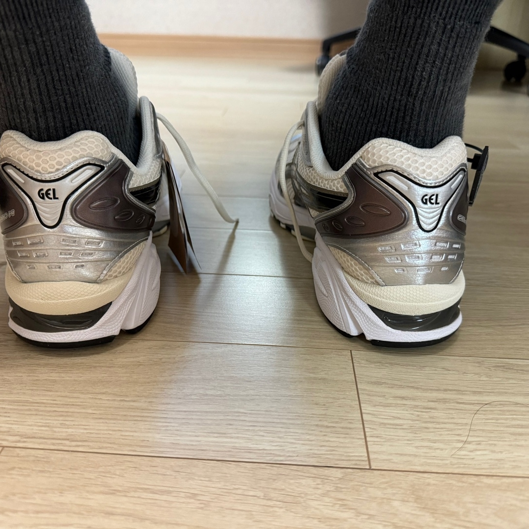 Asics Gel-Kayano 14 Cream Black 착용 스타일 - 4