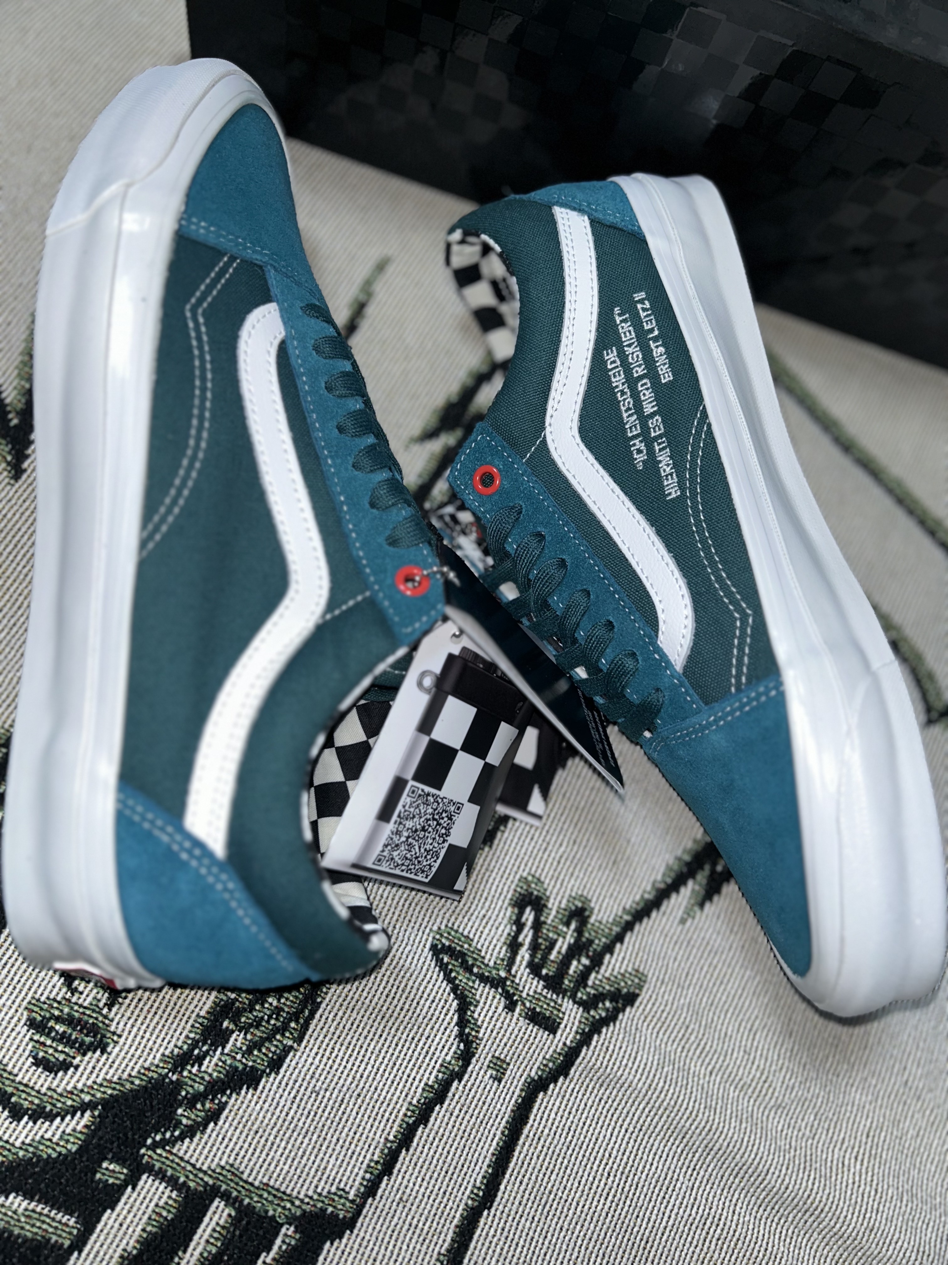 Vans Vault x Ray Barbee Leica OG Old Skool LX Dark Teal 착용 스타일 - 3