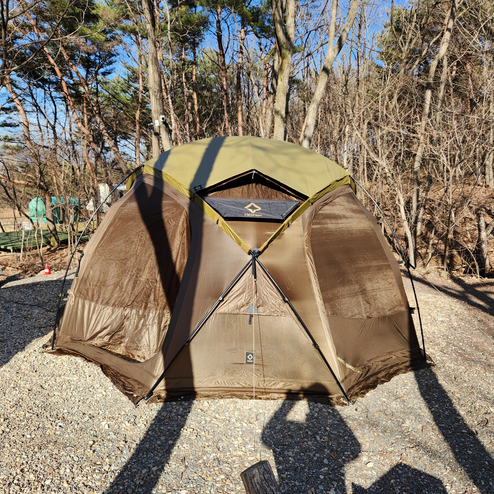 Helinox Tactical Nona Dome 4.0 Coyote Tan 착용 스타일 - 3