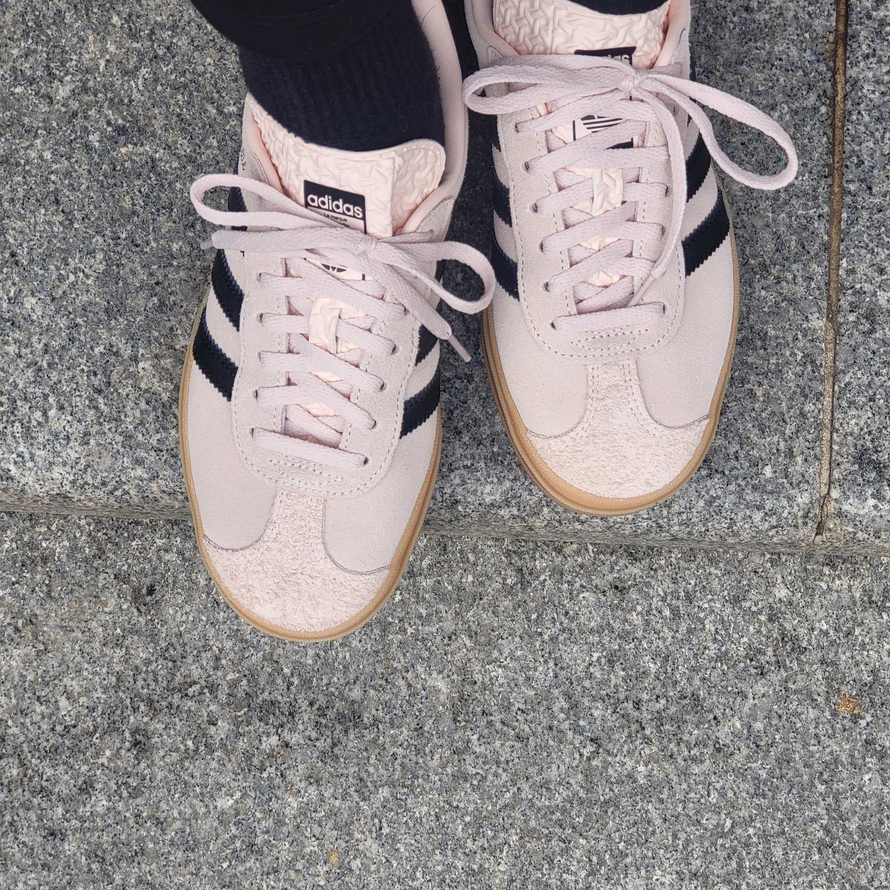 (W) Adidas Gazelle Bold Wonder Quartz Core Black 착용 스타일 - 1