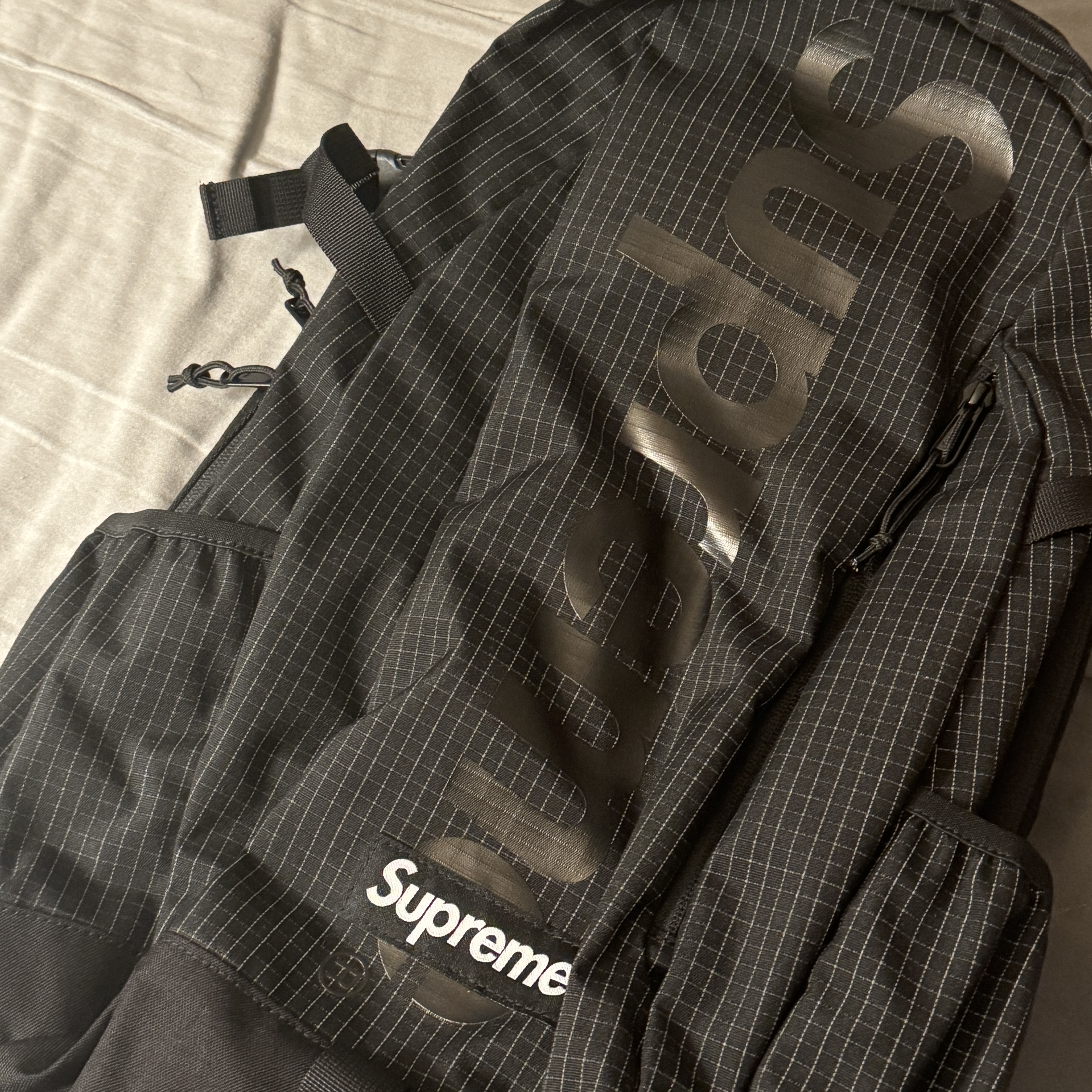 Supreme Backpack Black - 24SS 착용 스타일 - 1