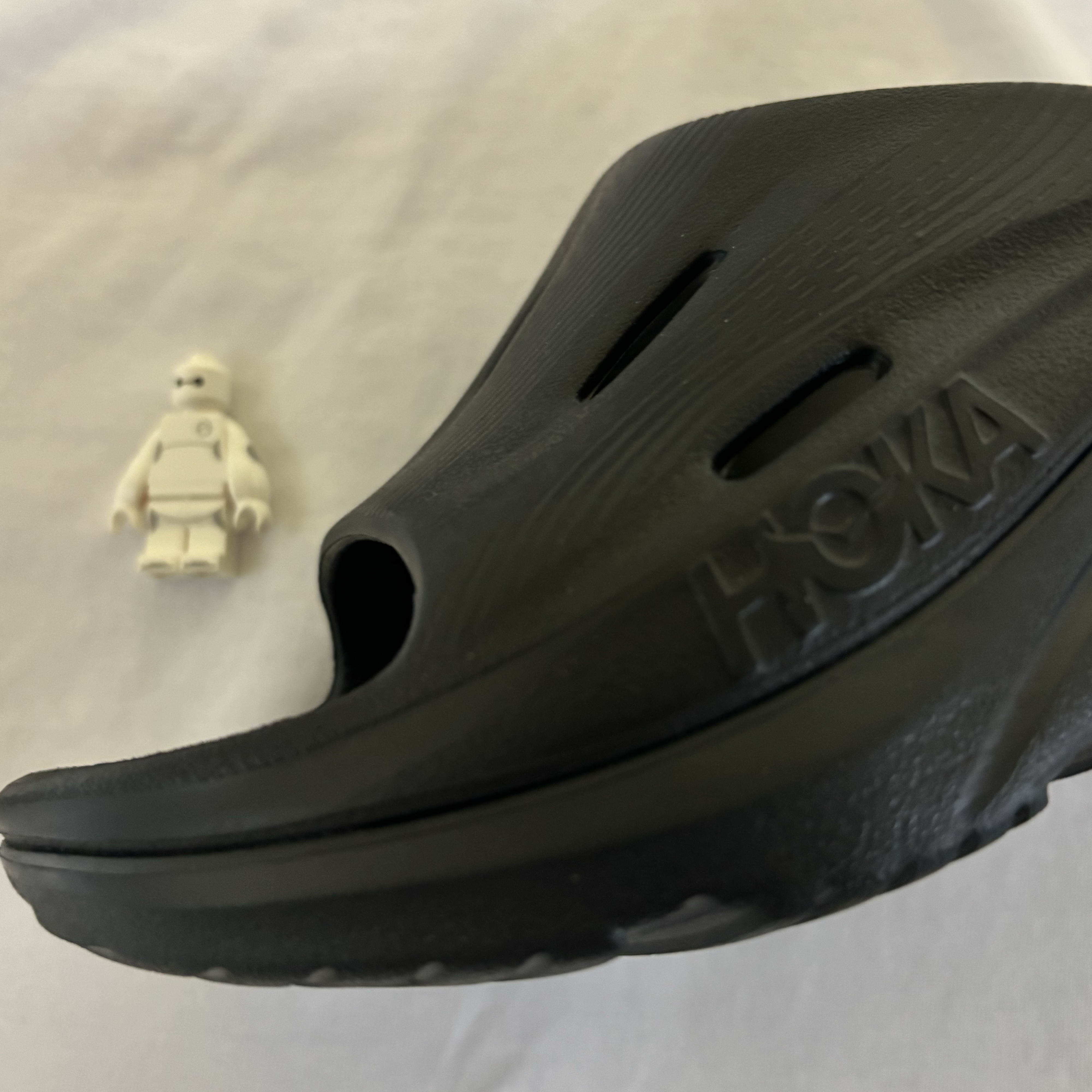 Hoka Ora Recovery Slide 3 Black - 24SS 착용 스타일 - 1
