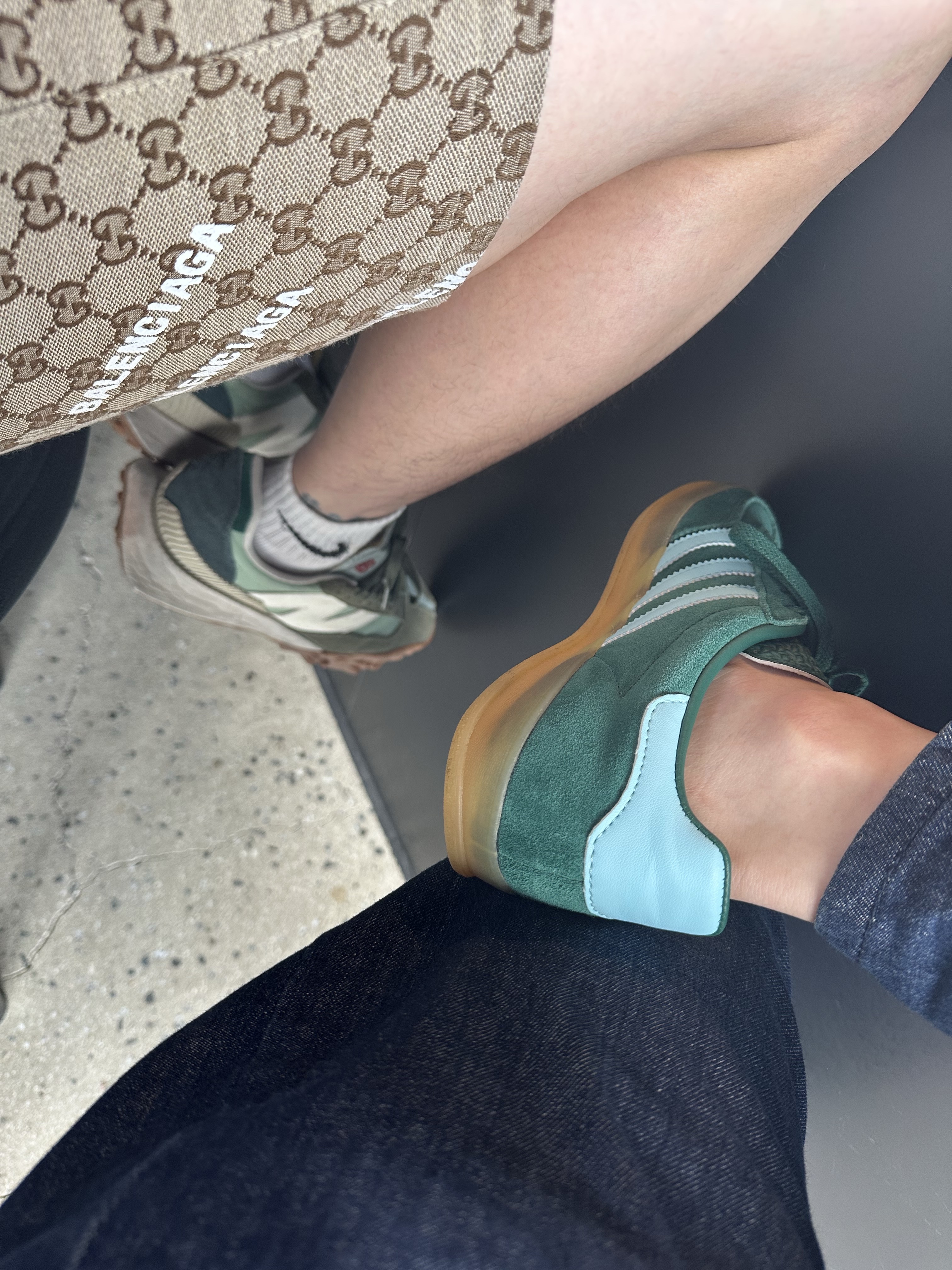 Adidas Gazelle Indoor Collegiate Green Hazy Sky 착용 스타일 - 2