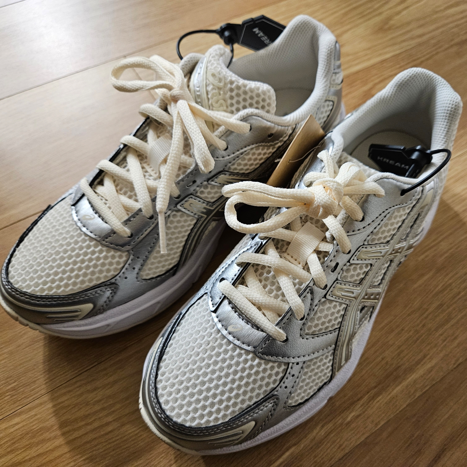 (W) Asics Gel-1130 Cream Pure Silver 착용 스타일
