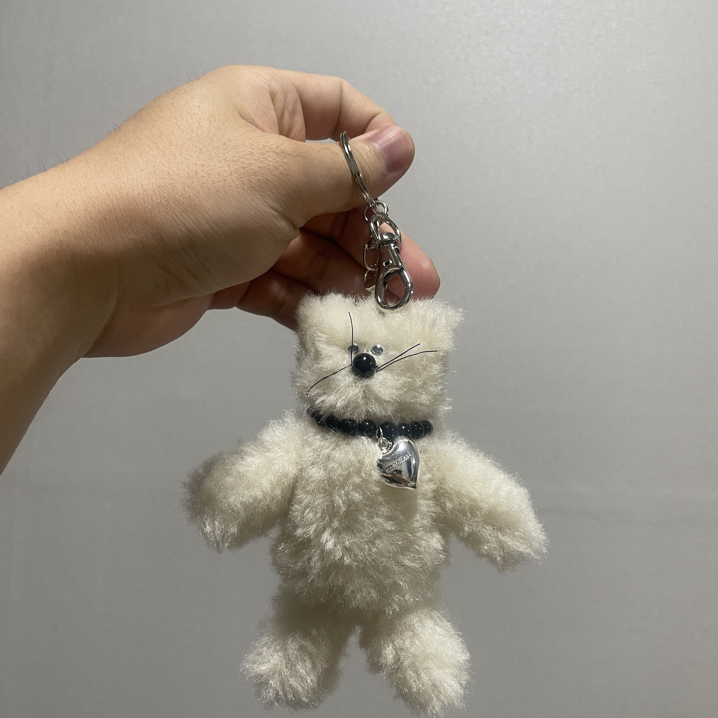 Monamhee Creami Keyring Cream - KREAM Exclusive 착용 스타일