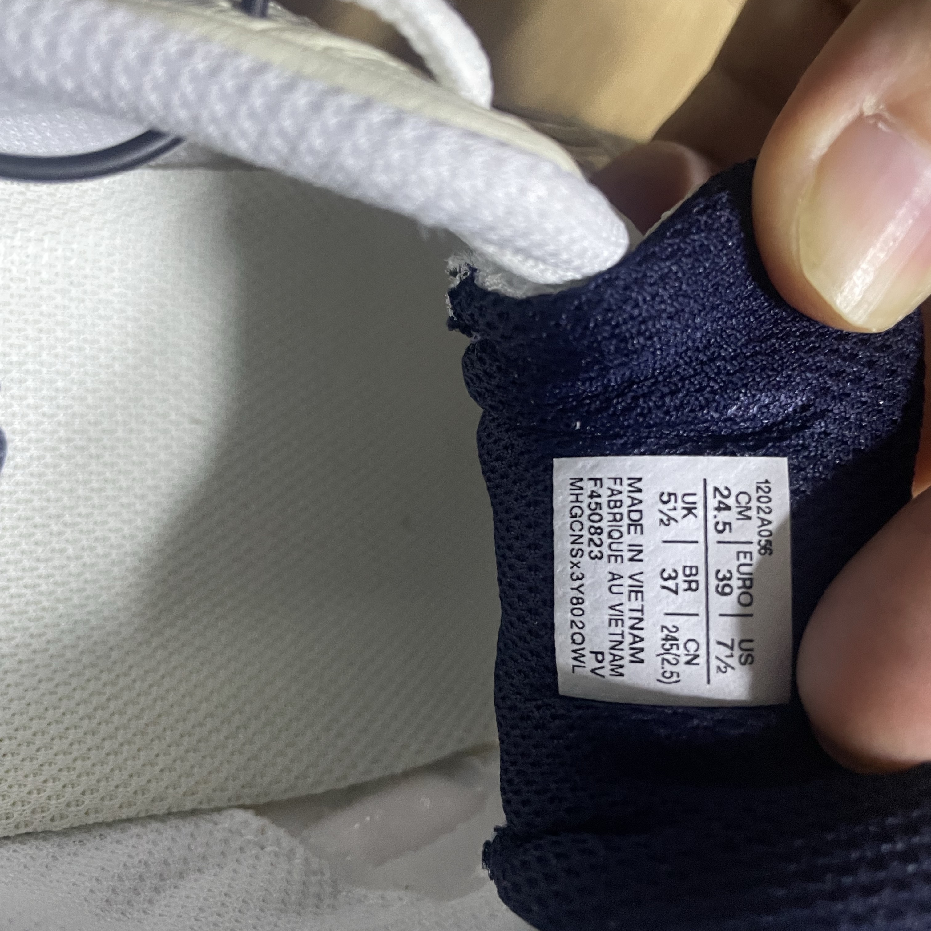 (W) Asics Gel-Kayano 14 White Midnight 착용 스타일 - 2