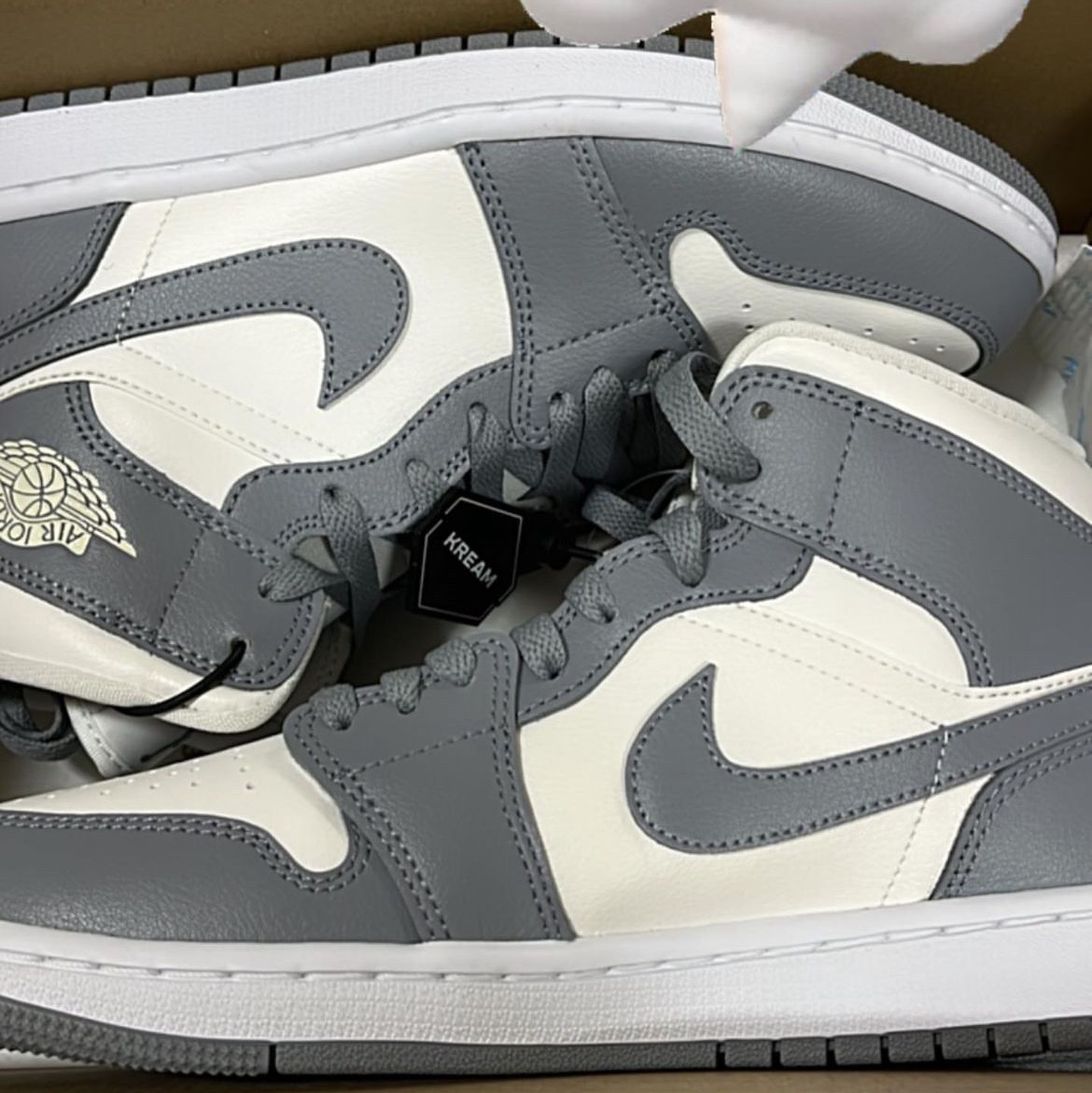 (W) Jordan 1 Mid Sail Stealth 착용 스타일 - 1
