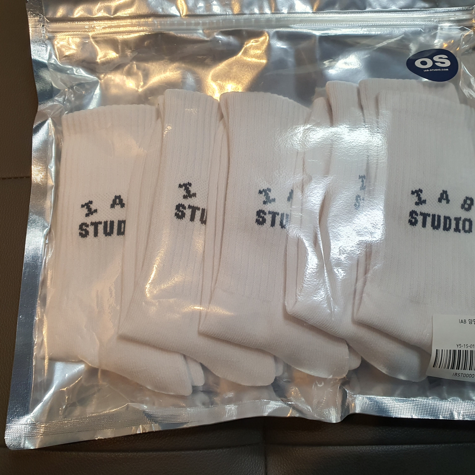 IAB Studio Socks White (5 Pack) 착용 스타일