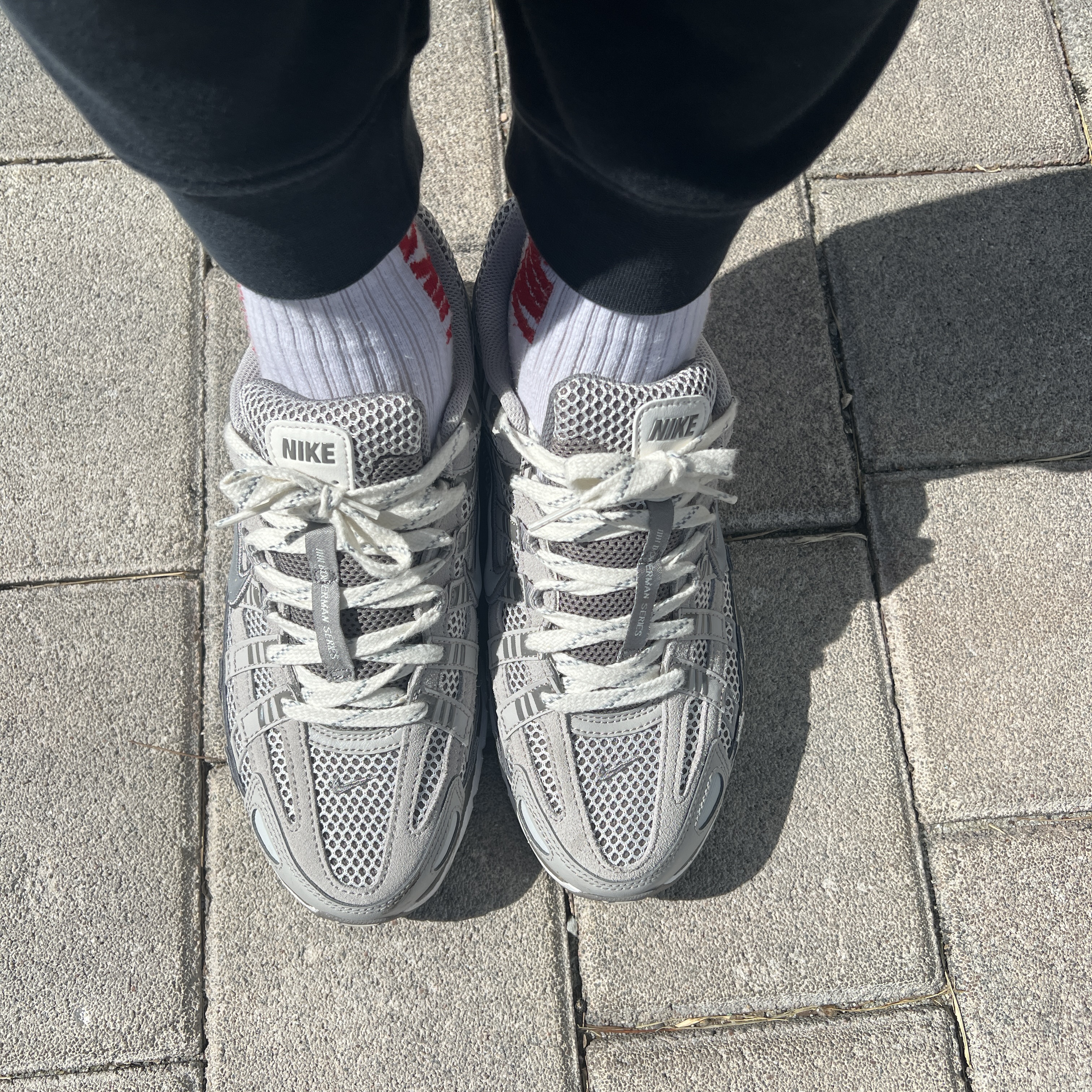 Nike P-6000 PRM Light Iron Ore 착용 스타일