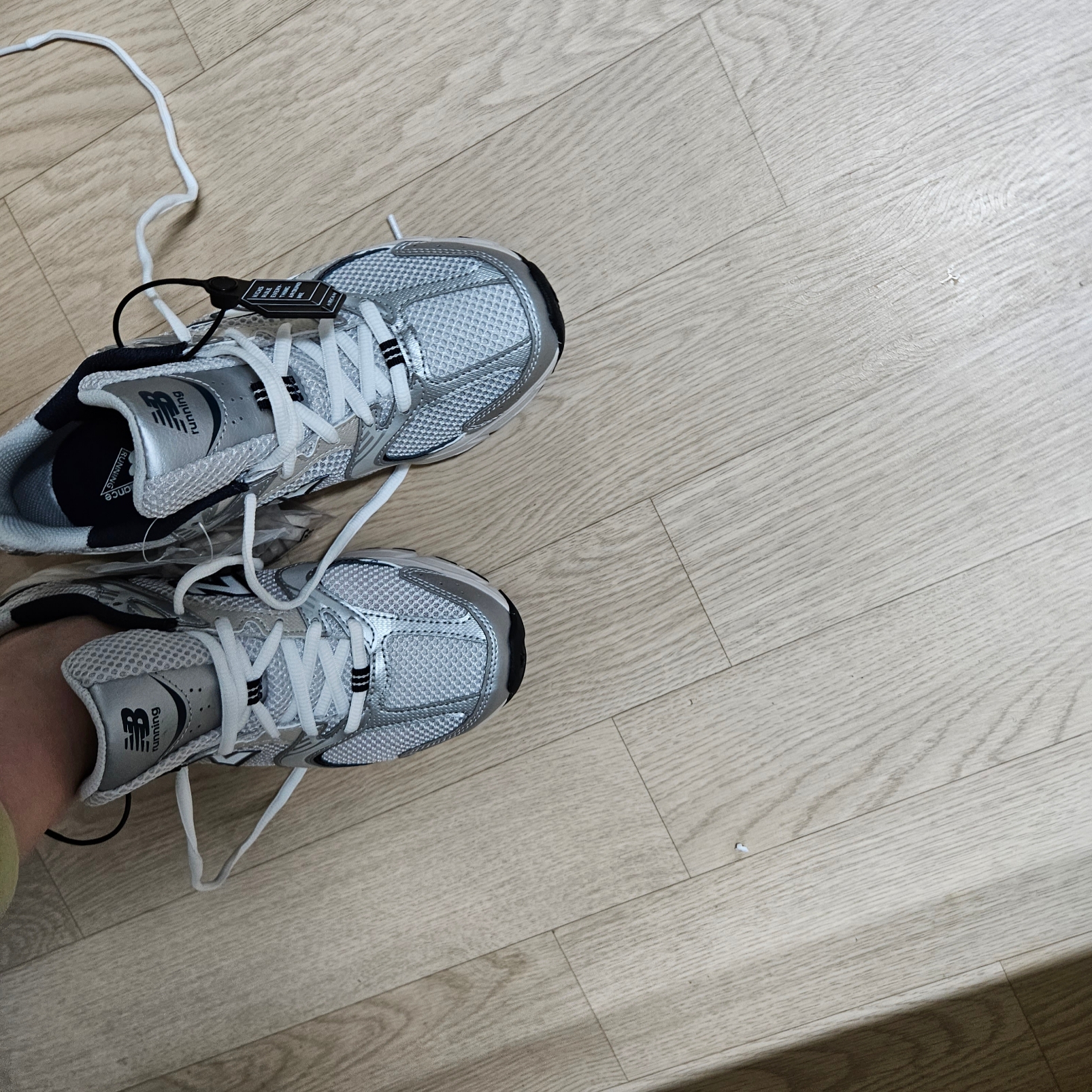 New Balance 530 Steel Grey 착용 스타일