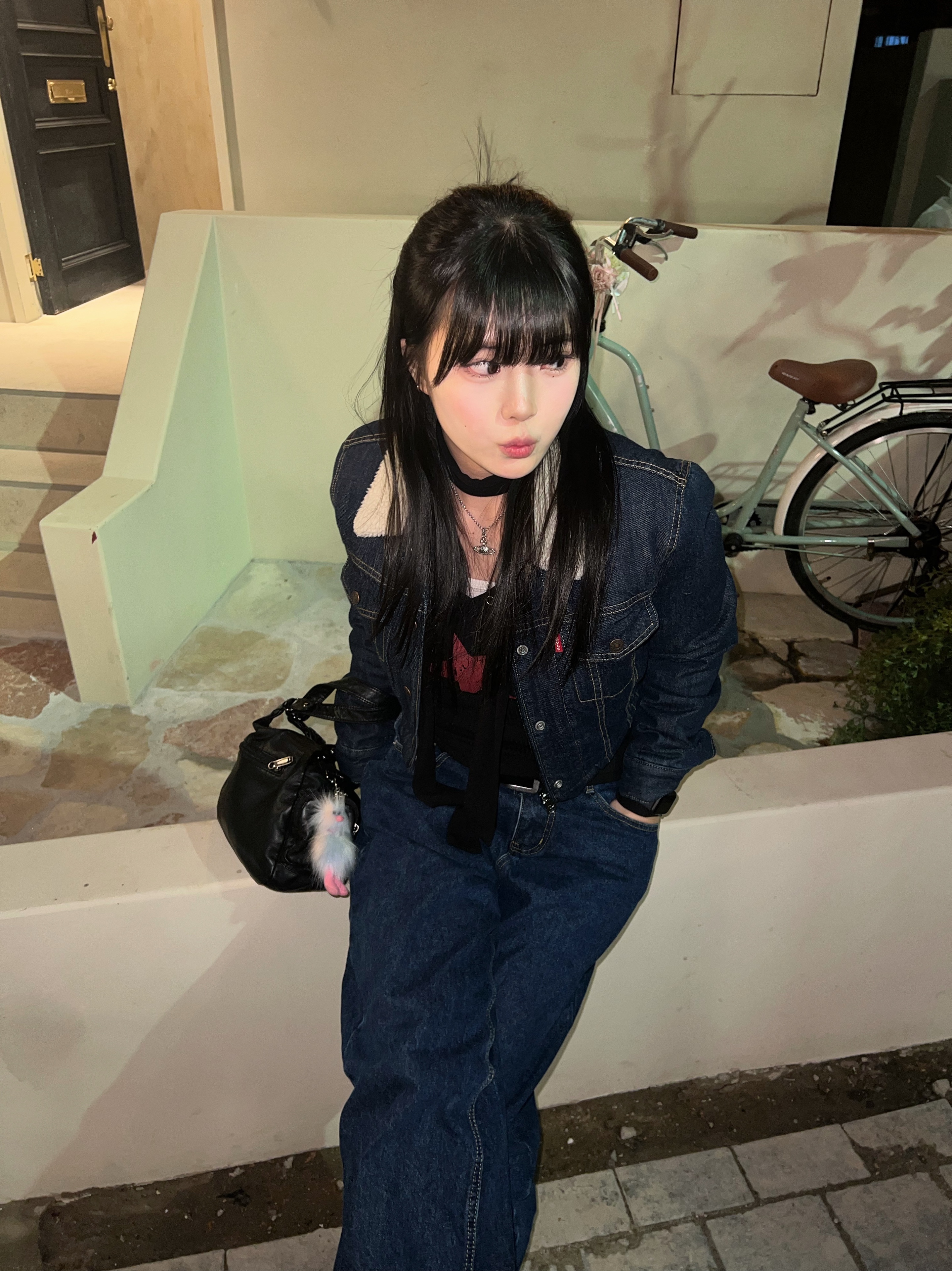 Cosymosy Ugly Bird Keyring Rainbow, (W) UGG Classic Mini Platform Boots Black 착용 스타일 - 3