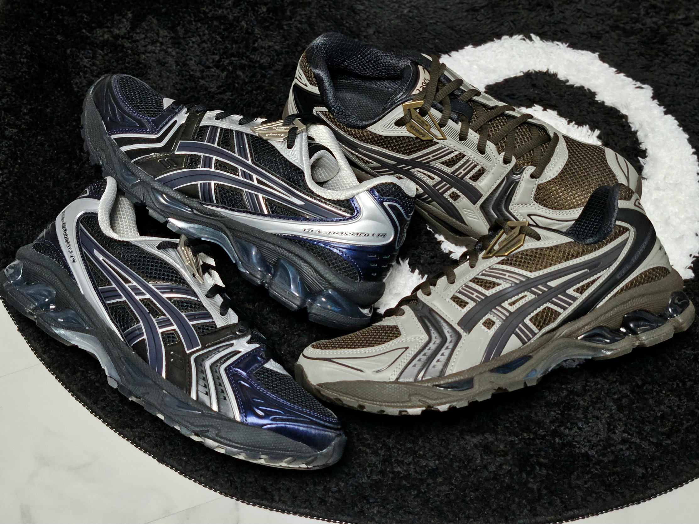 Asics x Atmos x Undermycar Gel-Kayano 14 Pepper Black, Asics Gel-Kayano 14 Black Pure Silver 착용 스타일 - 2