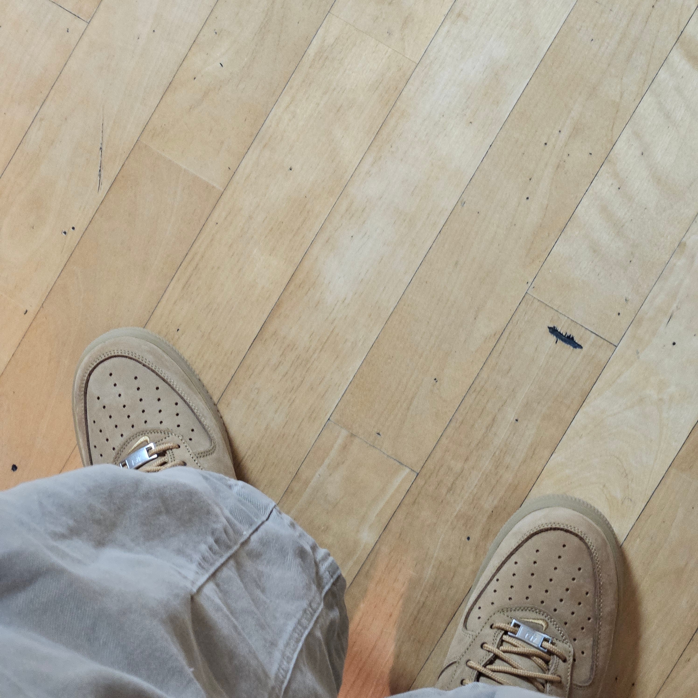 Nike x Supreme Air Force 1 Low Flax 착용 스타일 - 2