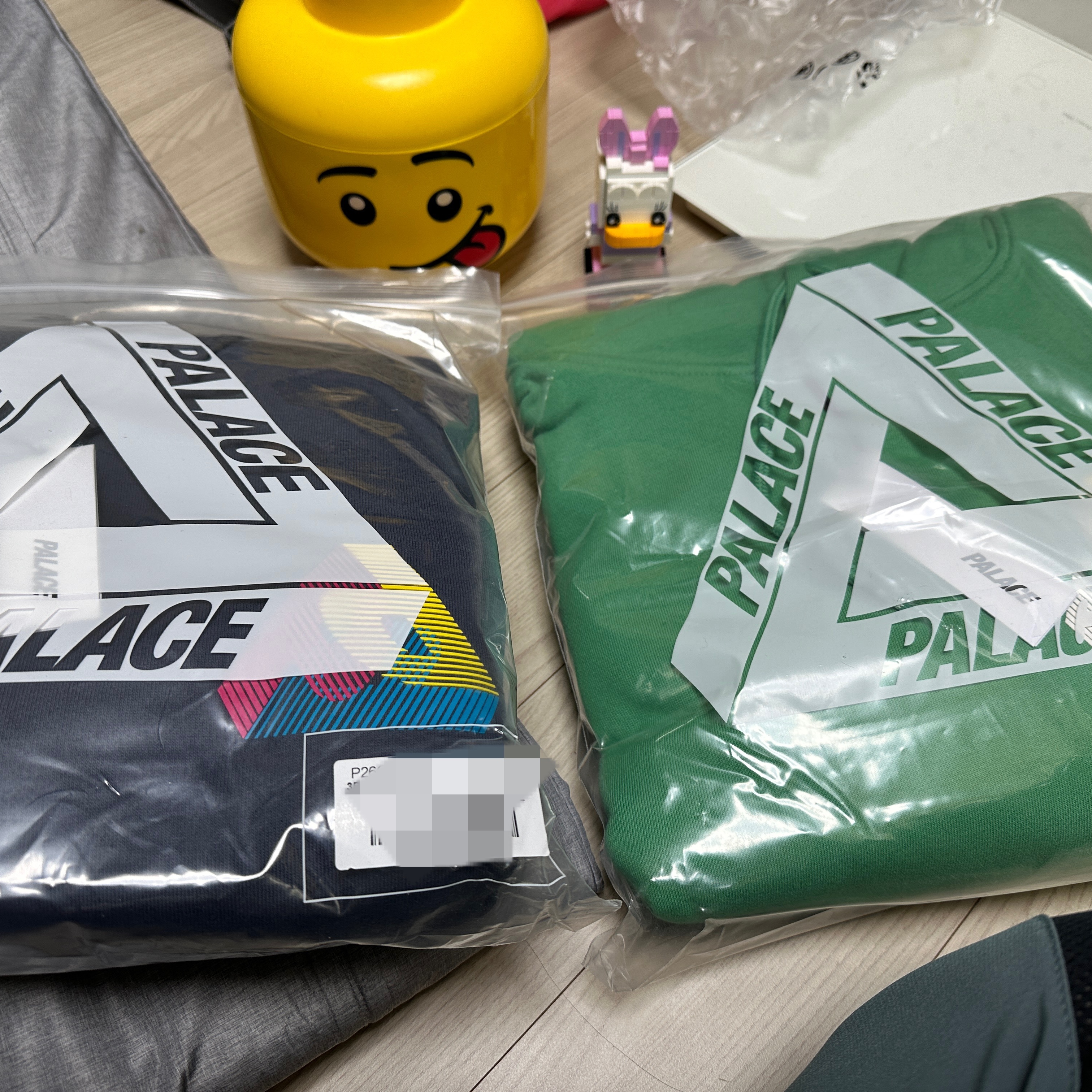 Palace 3P Fade Hood Navy - 24SS, Palace 3P Fade Hood Sweet Pea Green - 24SS 착용 스타일