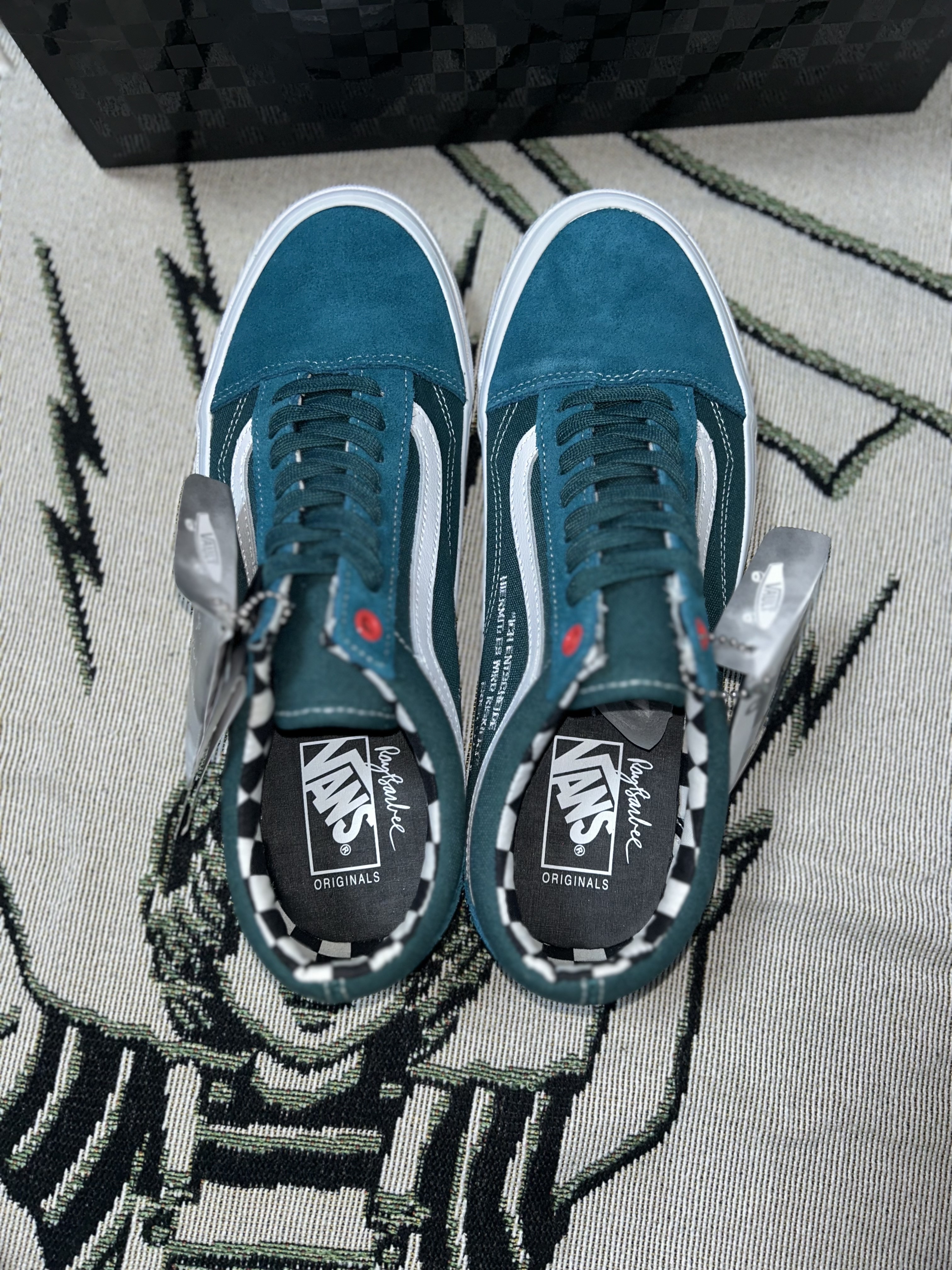 Vans Vault x Ray Barbee Leica OG Old Skool LX Dark Teal 착용 스타일 - 4