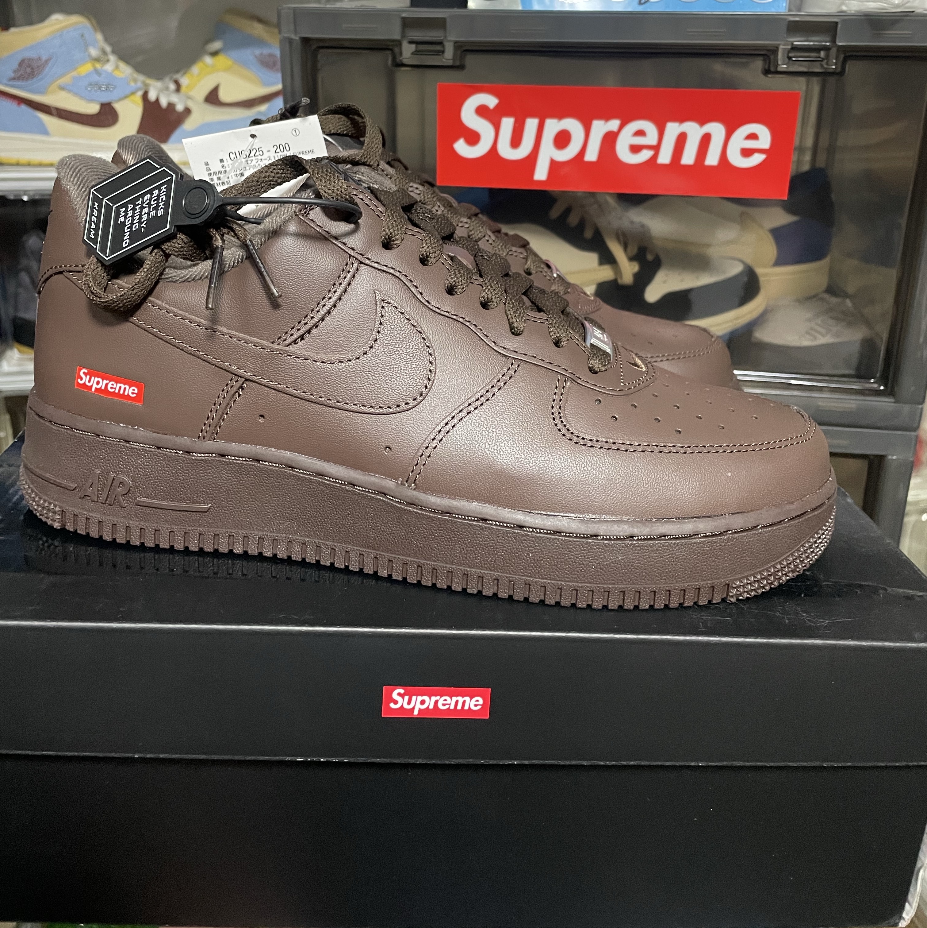 Nike x Supreme Air Force 1 Low Baroque Brown 착용 스타일 - 1