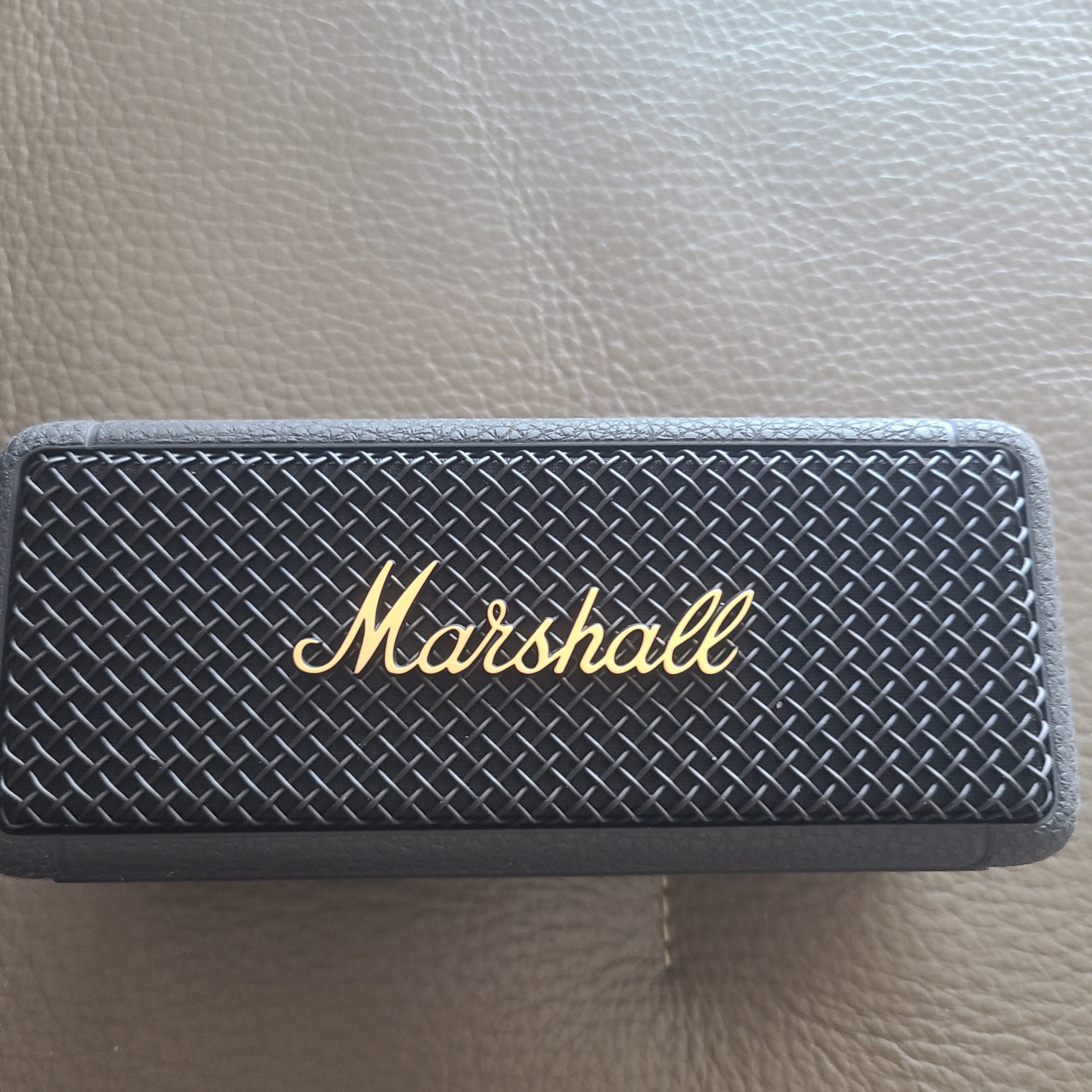 Marshall EmbertonII Black & Brass (Korean Ver.) 착용 스타일