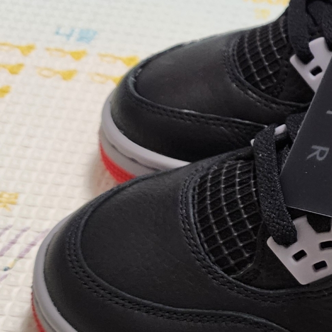 (GS) Jordan 4 Retro Bred Reimagined 착용 스타일 - 3