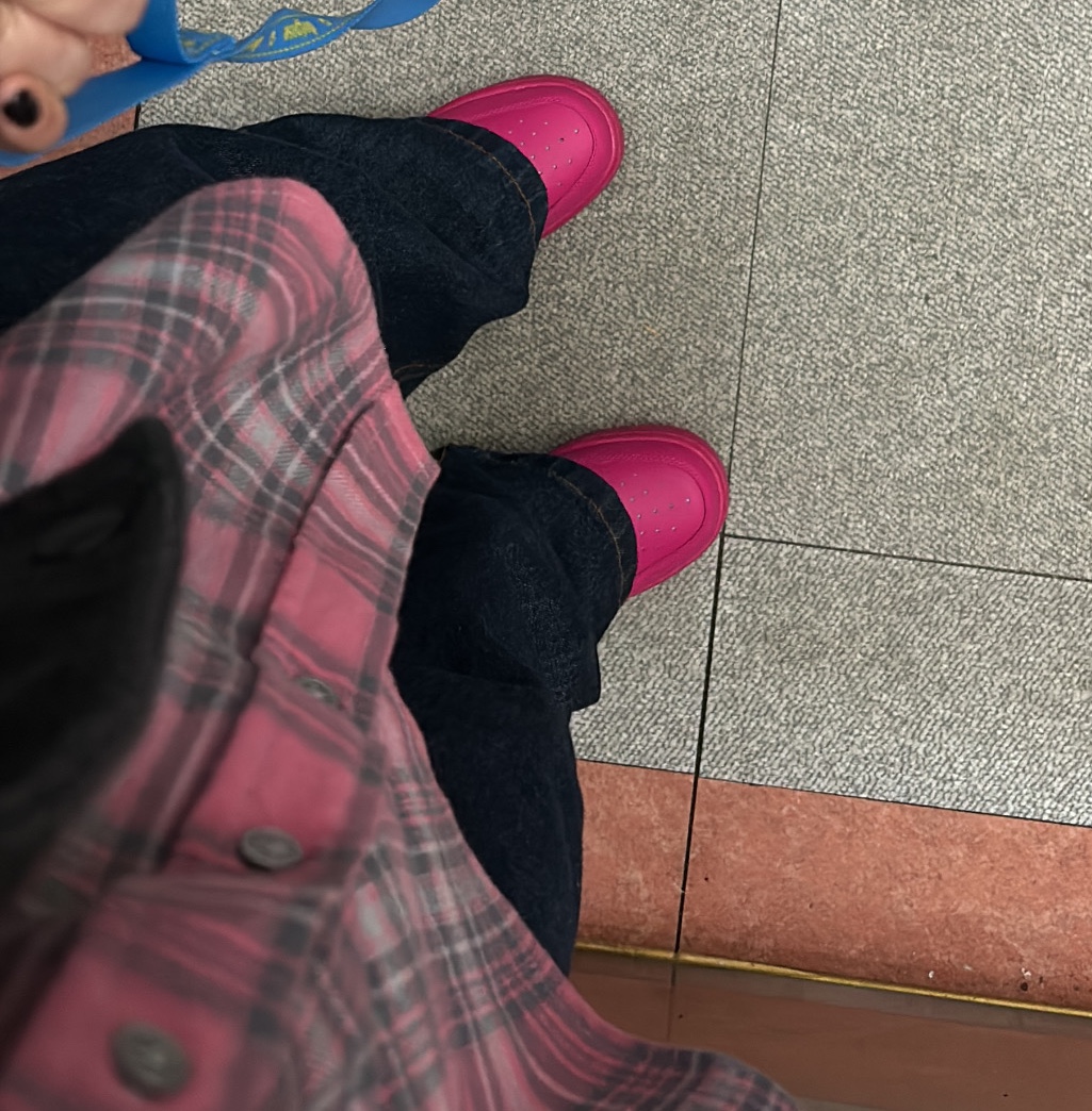 (W) Nike Air Force 1 '07 Fireberry Fierce Pink 착용 스타일 - 3