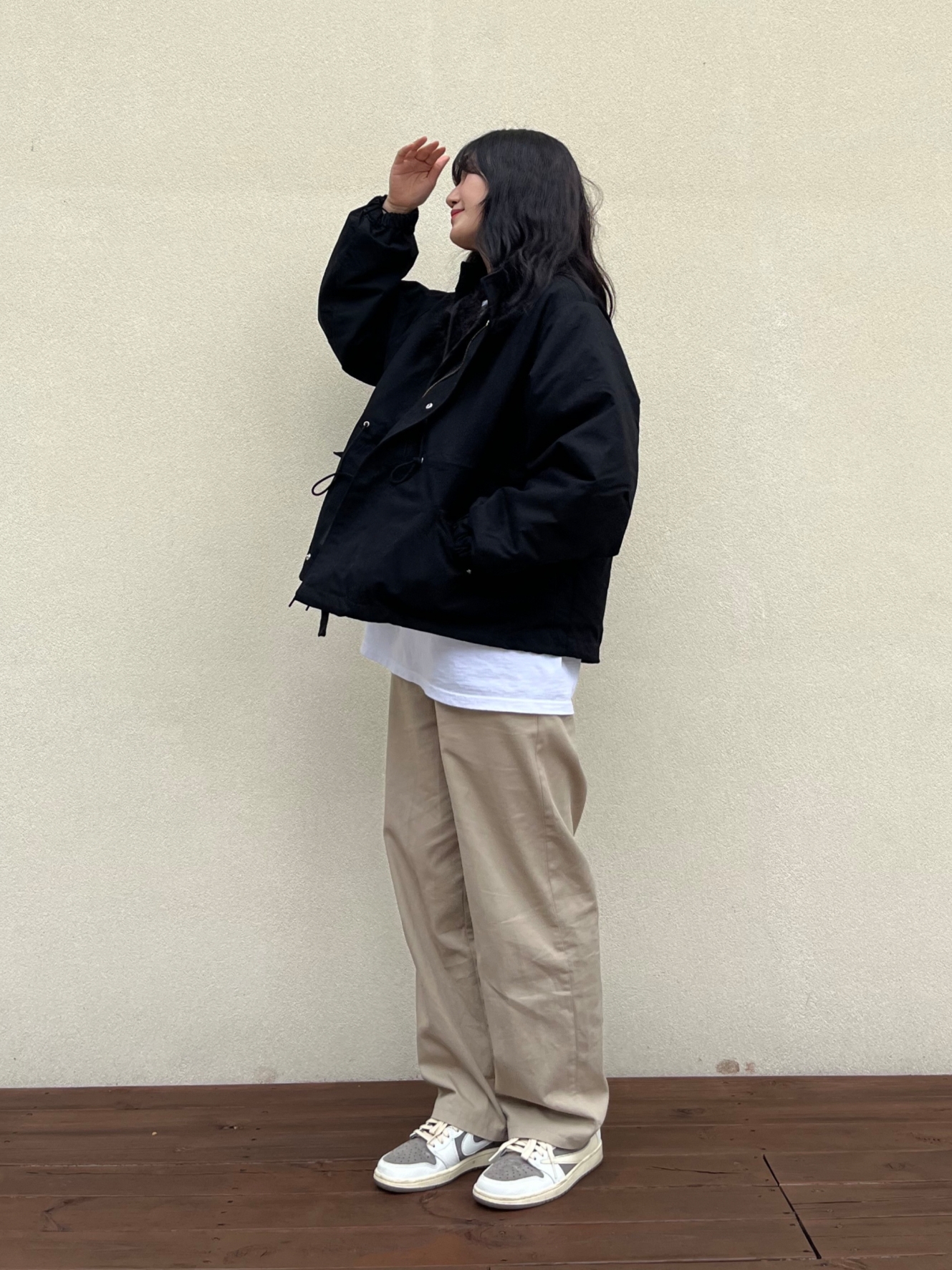 Jordan 1 x Travis Scott Retro Low OG SP Sail and Ridgerock 착용 스타일 - 1