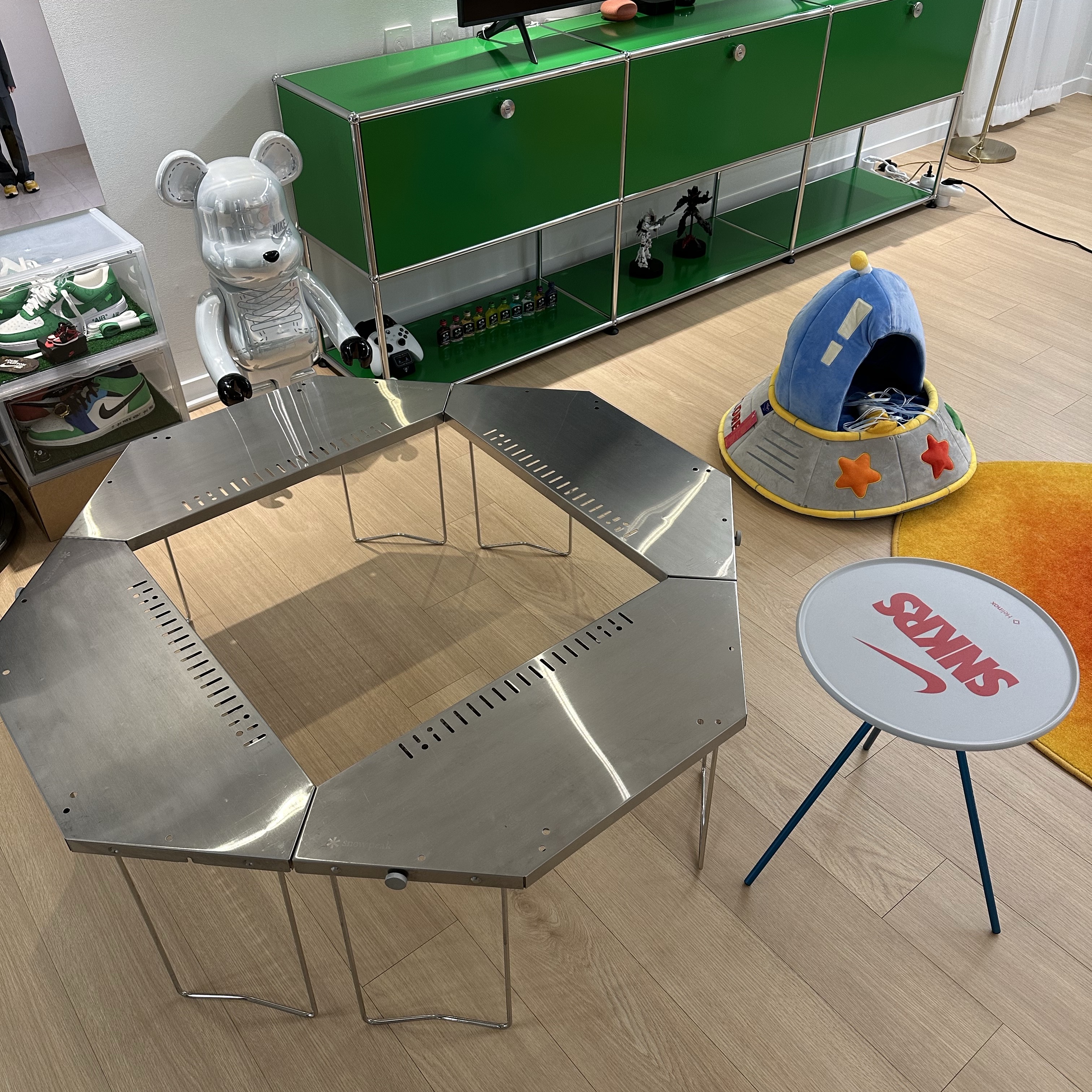 Snow Peak Jikaro Table, Helinox x Nike SNKRS 4th Anniversary Side Table M 착용 스타일