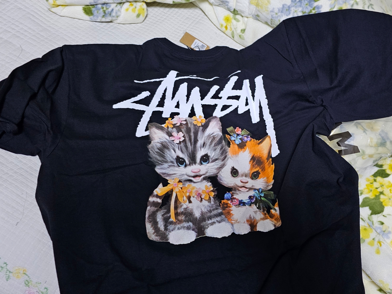 Stussy Kittens T-Shirt Black 착용 스타일