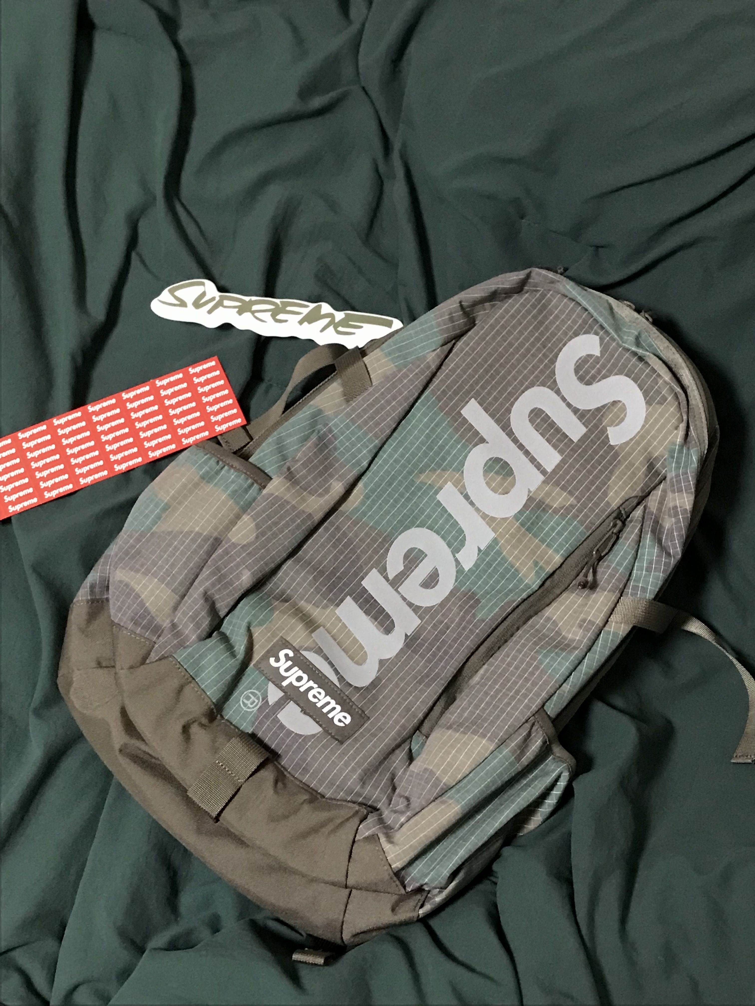 Supreme Backpack Woodland Camo - 24SS 착용 스타일