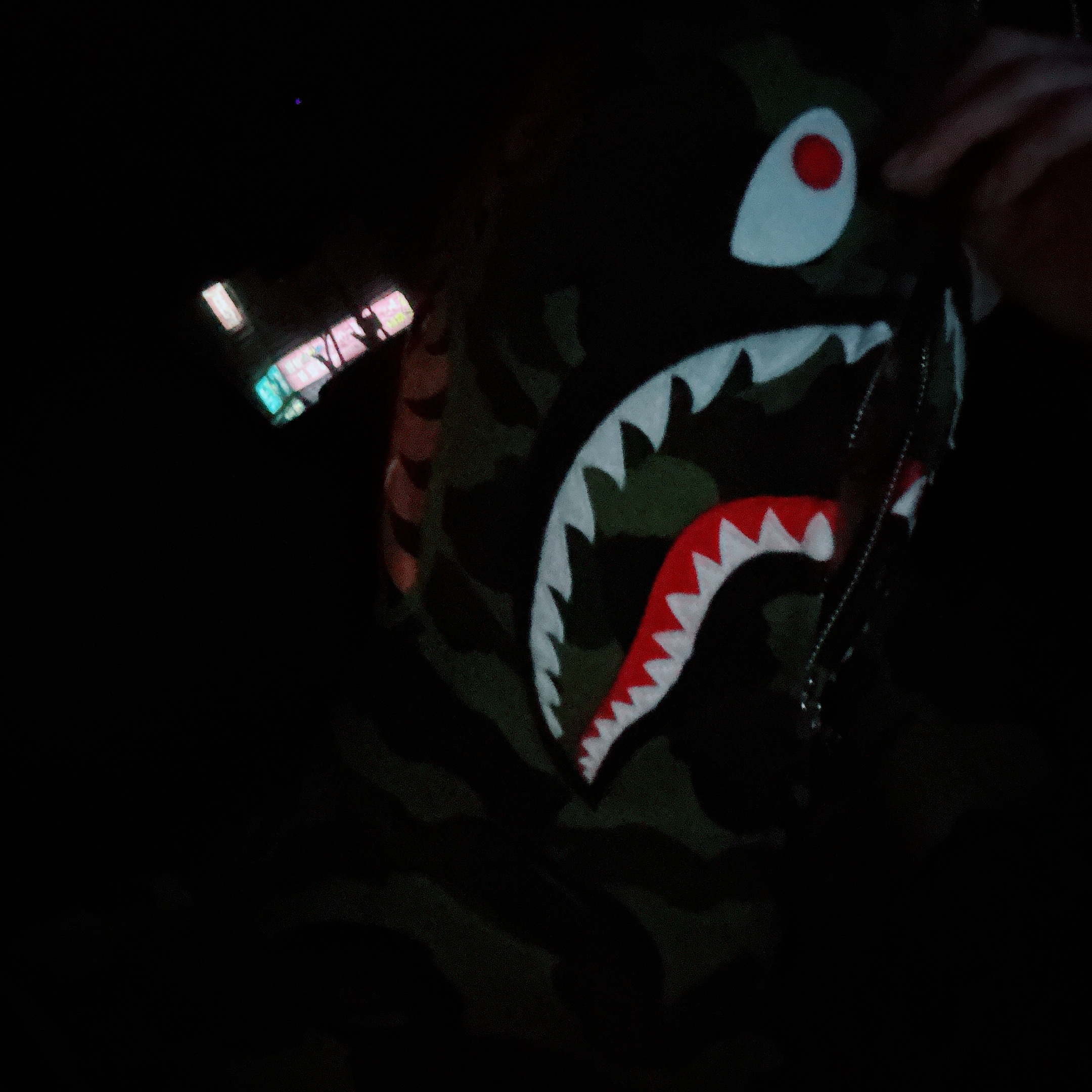 BAPE 1st Camo Shark Full Zip Hoodie Army Green 착용 스타일 - 1