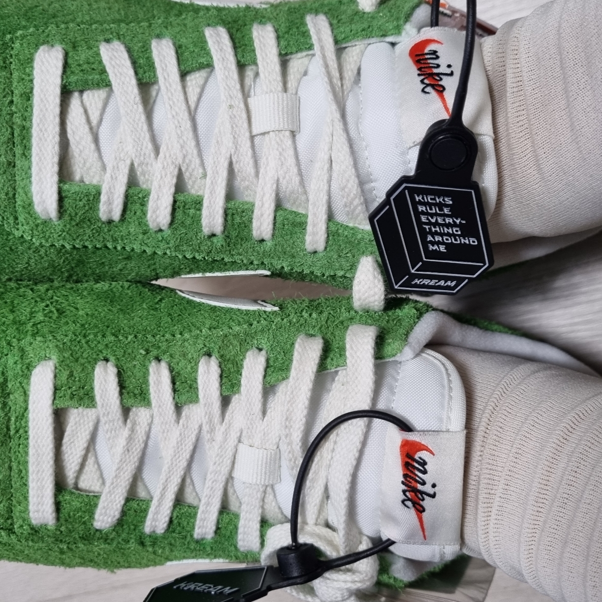 (W) Nike Cortez Vintage Chlorophyll Suede 착용 스타일 - 3