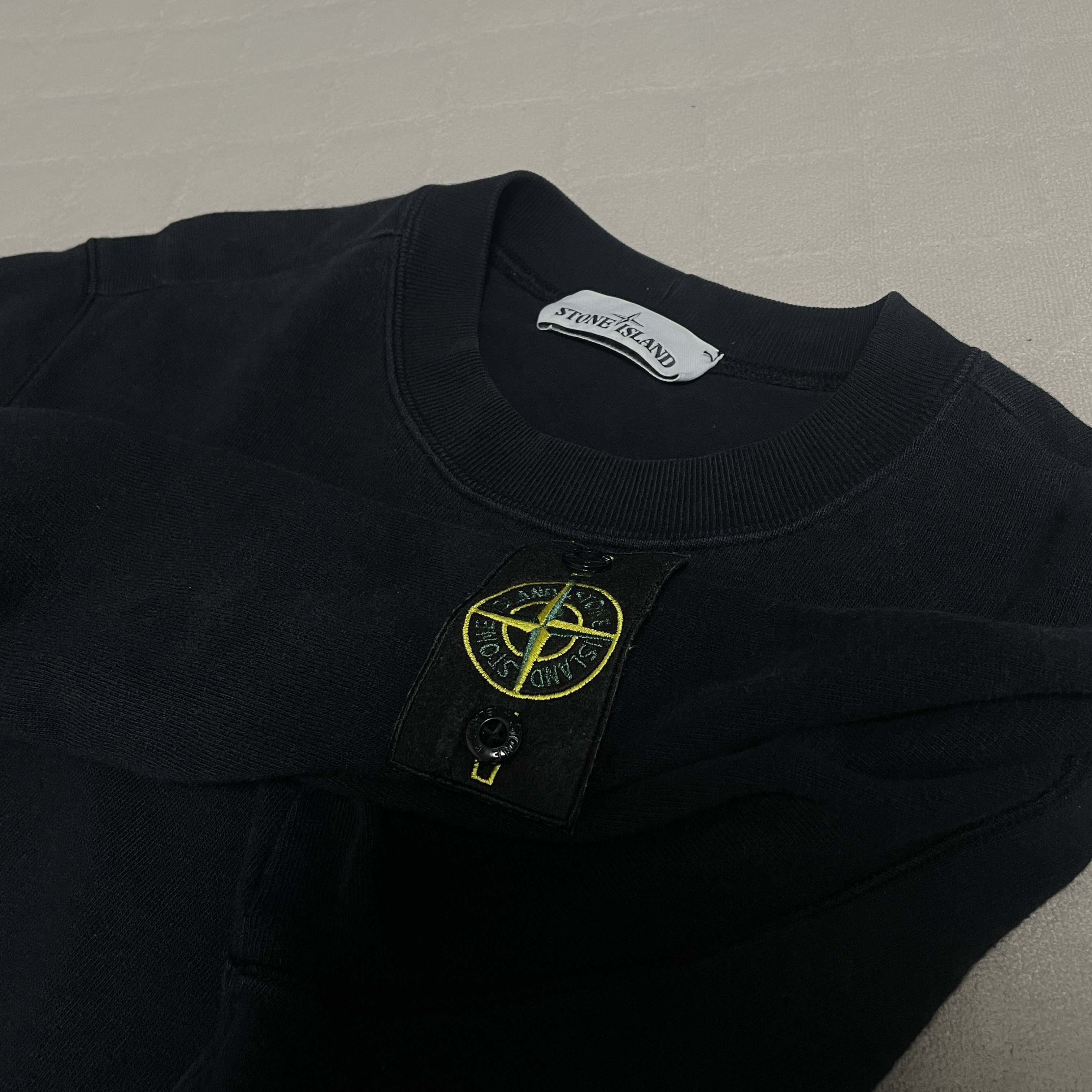 Stone Island 63020 Crewneck Sweatshirt Black - 22FW 착용 스타일