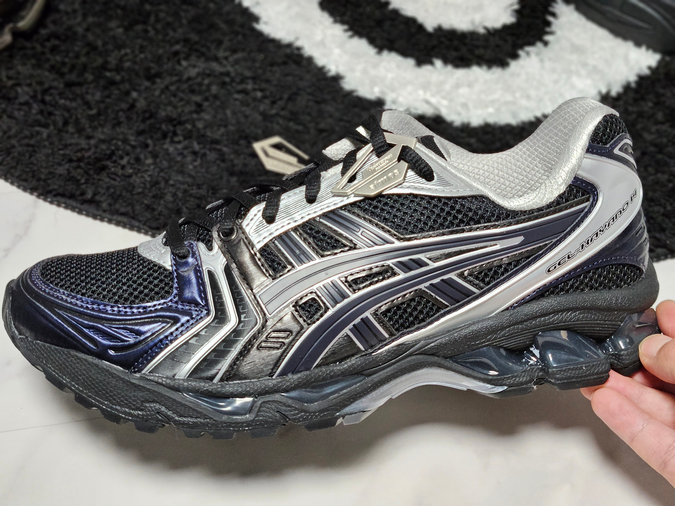 Asics x Atmos x Undermycar Gel-Kayano 14 Black Pure Silver 착용 스타일 - 9