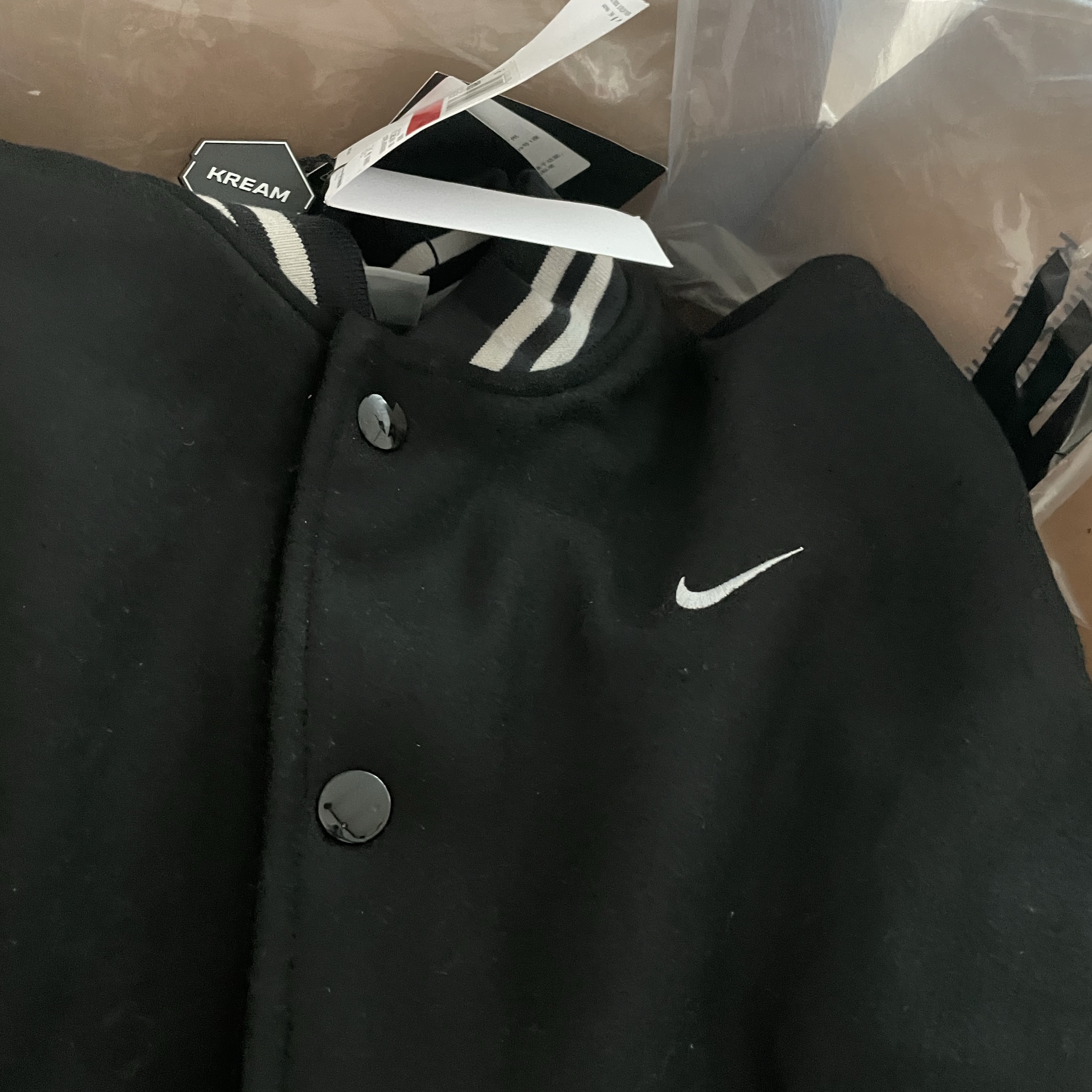 Nike NSW Authentics Varsity Jacket Black - Asia 착용 스타일 - 2