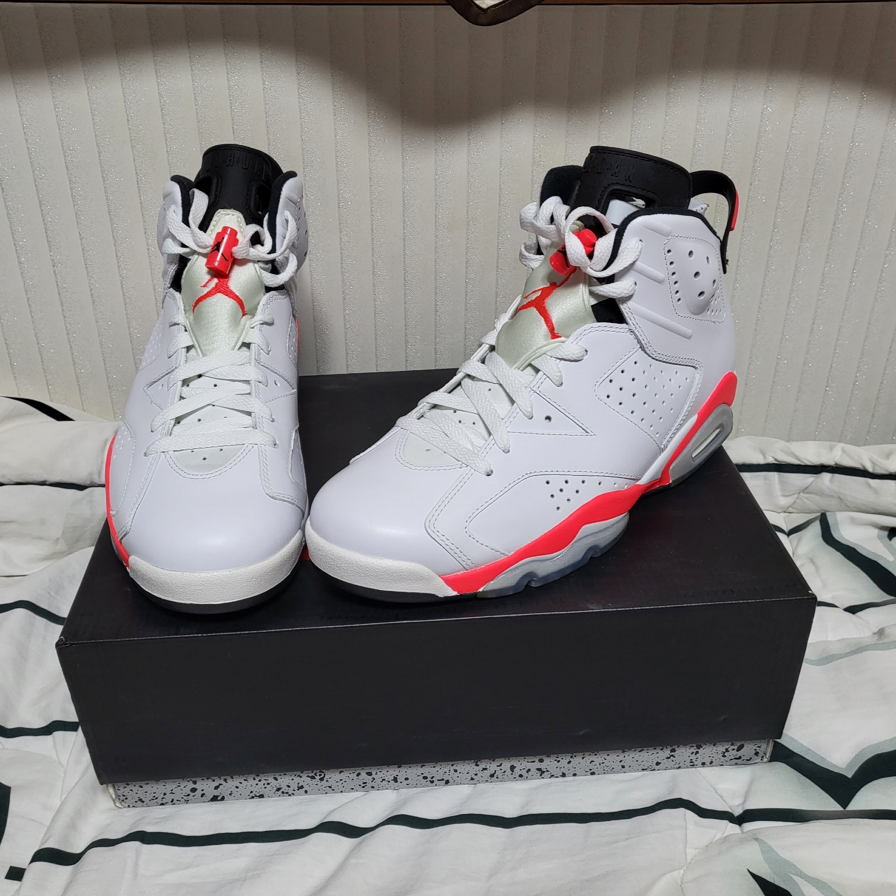 Jordan 6 Retro Infrared White 2014 착용 스타일